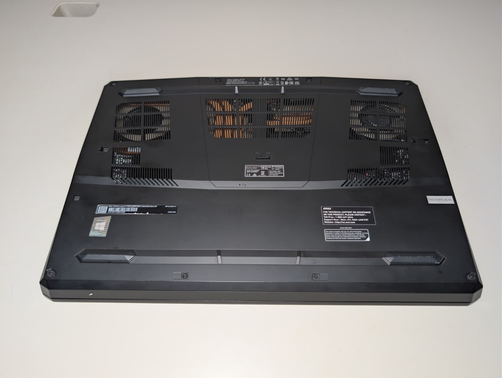 17″ MSI GP76 Leopard | i7 11th 32GB RAM 1TB SSD | FHD@300Hz RTX 3070 Backlit