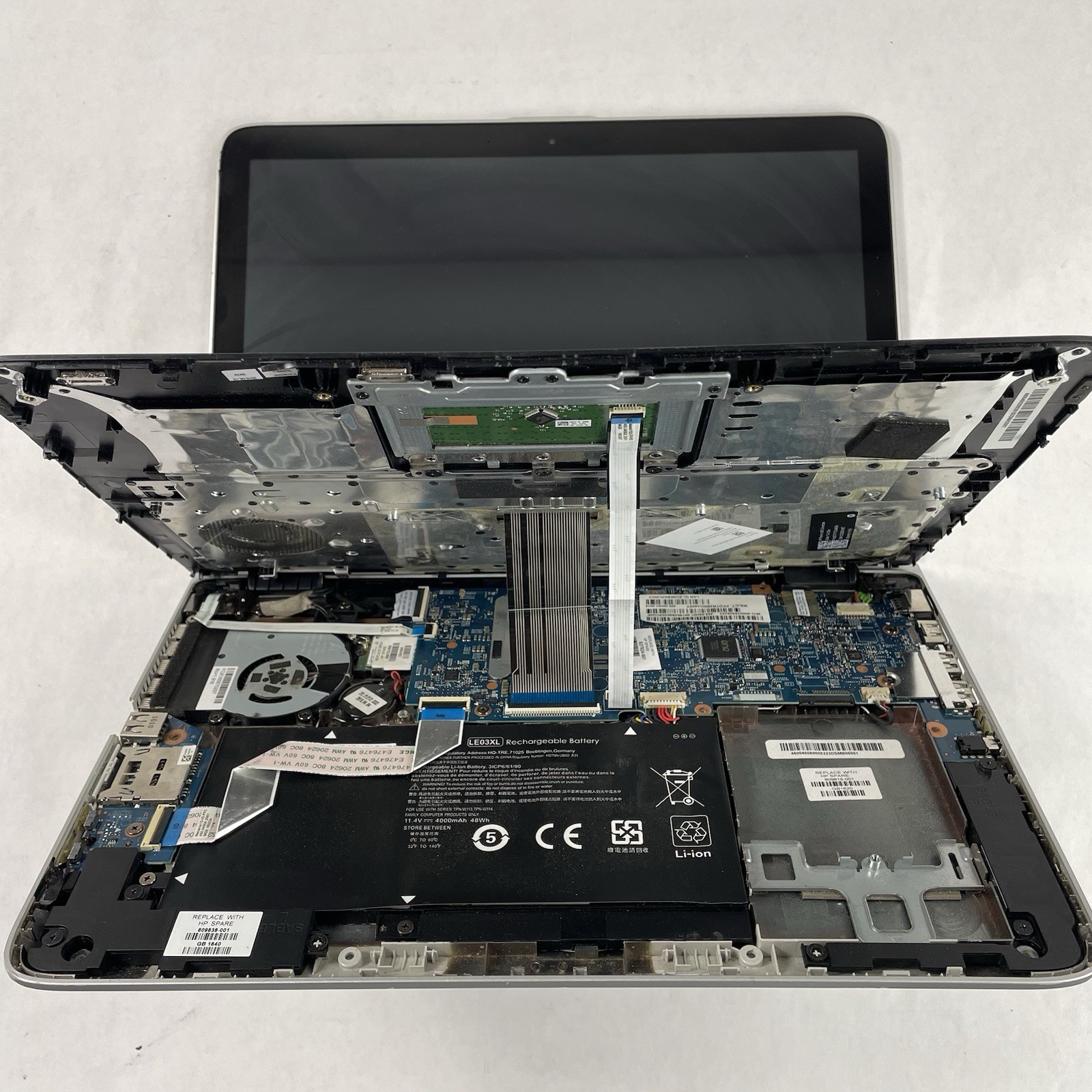 HP Pavilion 13-s128nr x360 13.3″ i5-6200U 2.30 GHz 8GB RAM No SSD No OS Bad Edge