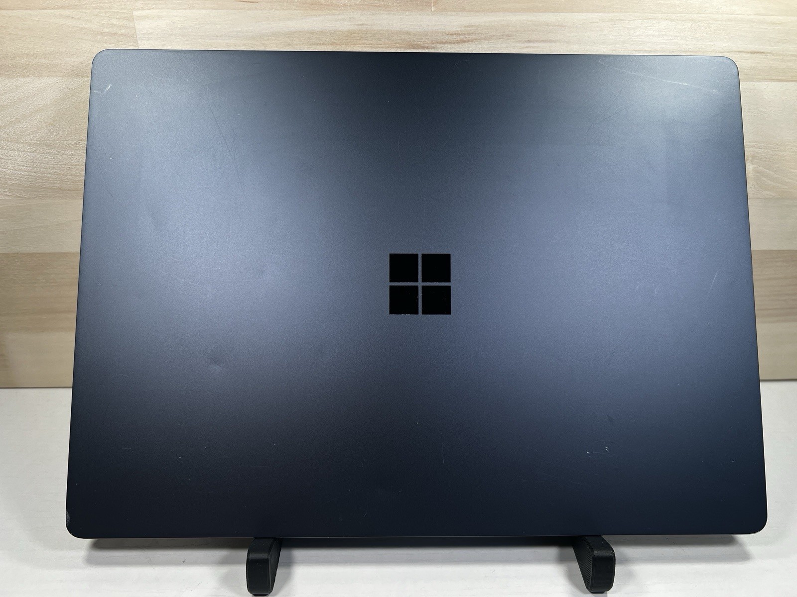 Microsoft Surface Laptop 13.5 inch (256 GB, Intel Core i7 7th Gen., 2.50 GHz,, 8