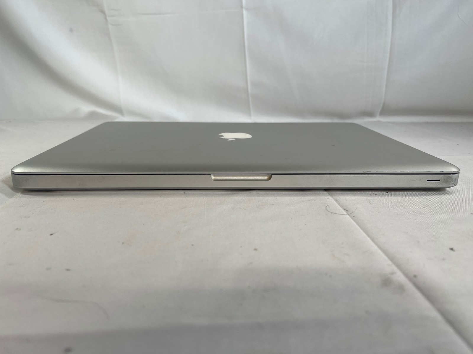 Apple MacBook Pro Mid 2009 2.53 GHz Core 2 Duo No Drive 15″ FOR PARTS/REPAIR
