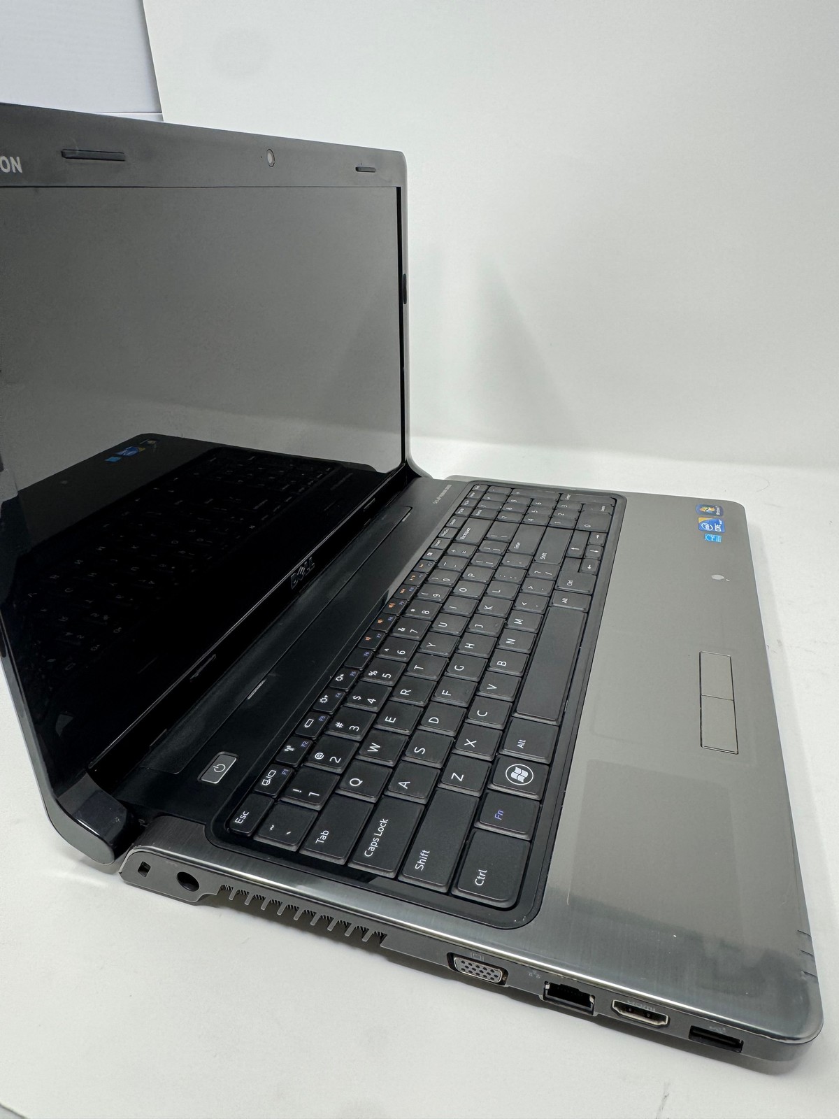 Dell Inspiron 1564 i3 M 350 4GB No HD Intel Integrated Bad Battery Grade B