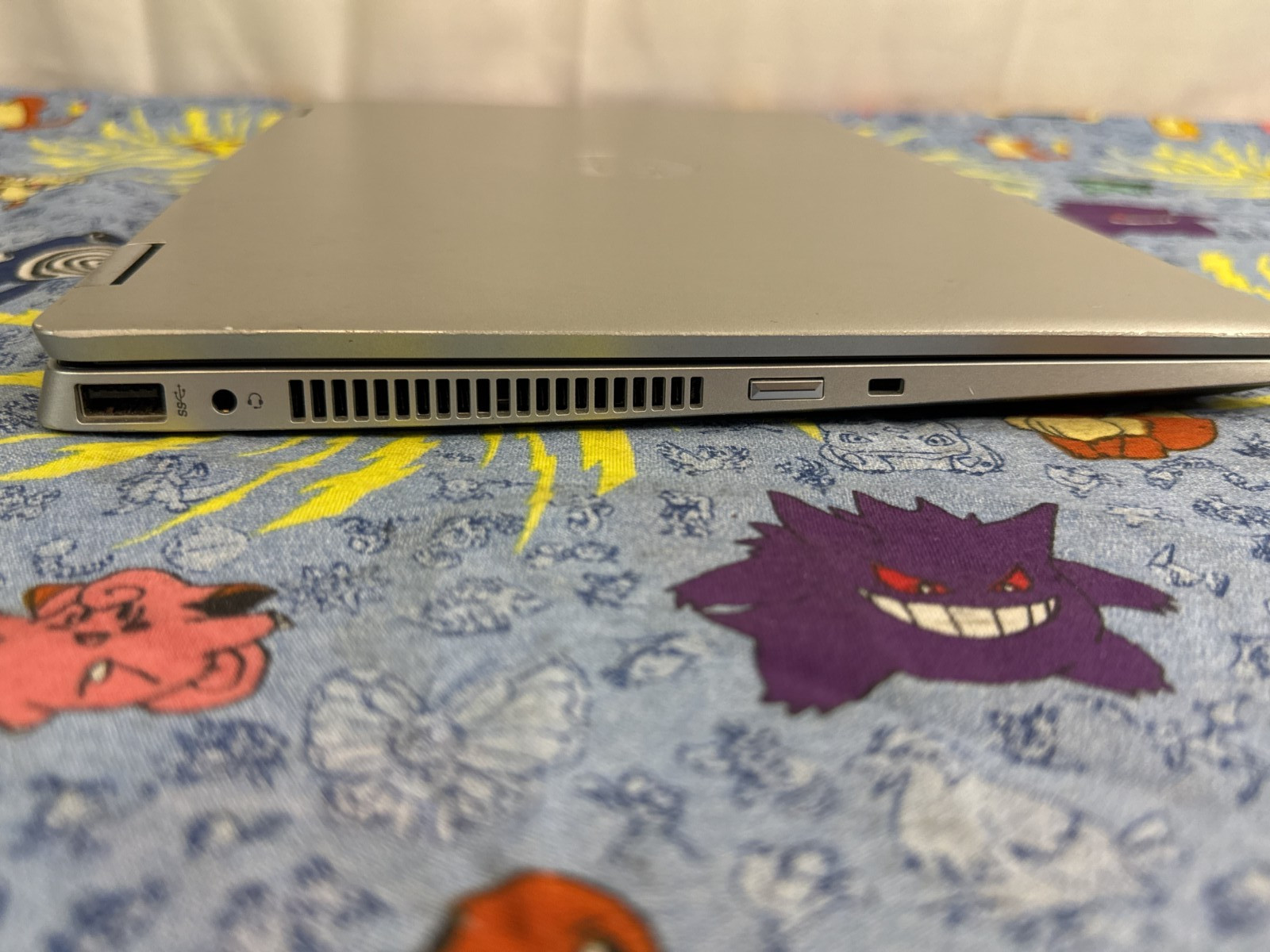 HP Pavilion x360 14-DW2051WM 14″ i5 8GB RAM No SSD For Parts Bad Screen