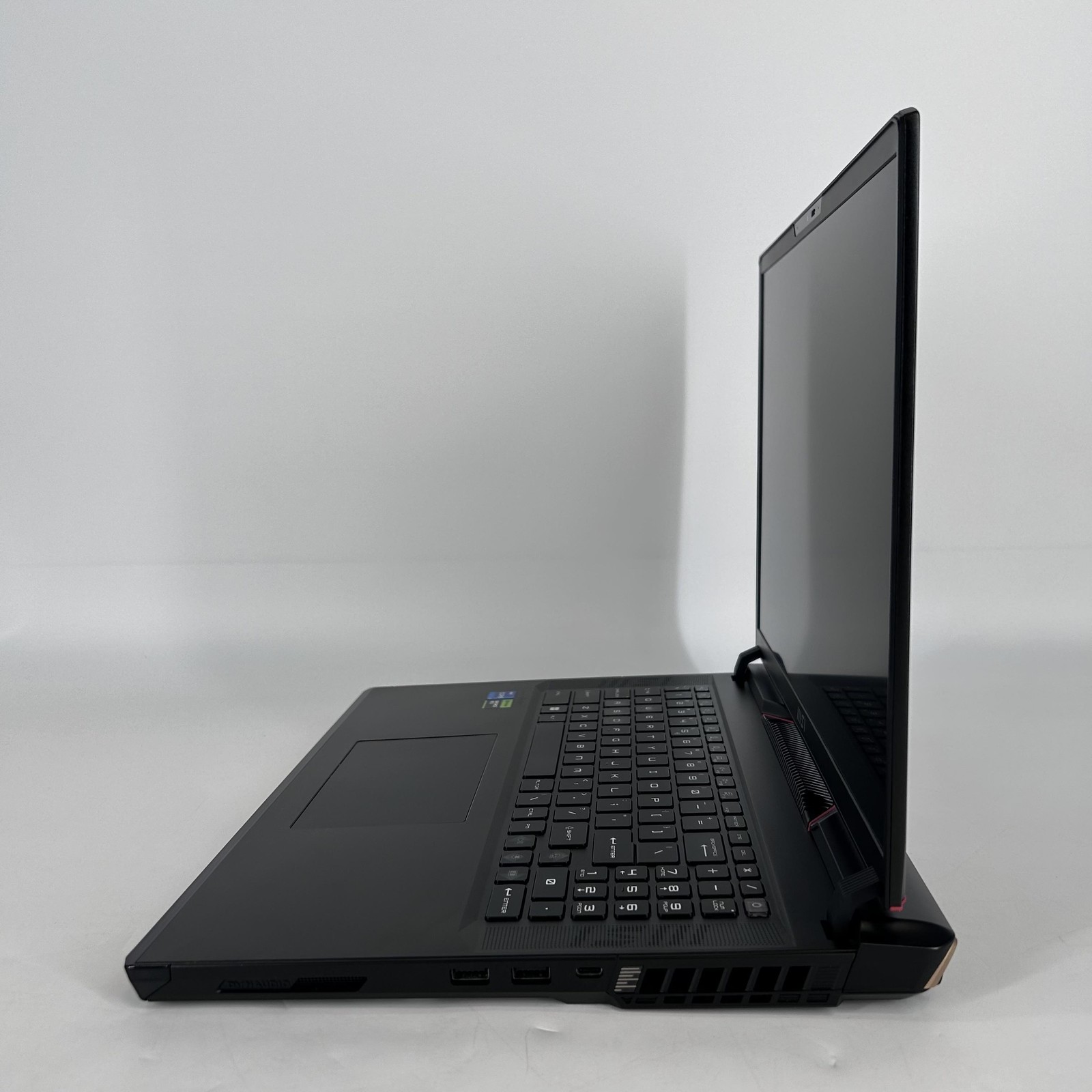 MSI Raider GE78 HX 17 240Hz QHD+ 2.1 GHz i7-13700HX 16GB 1TB/512GB RTX 4070