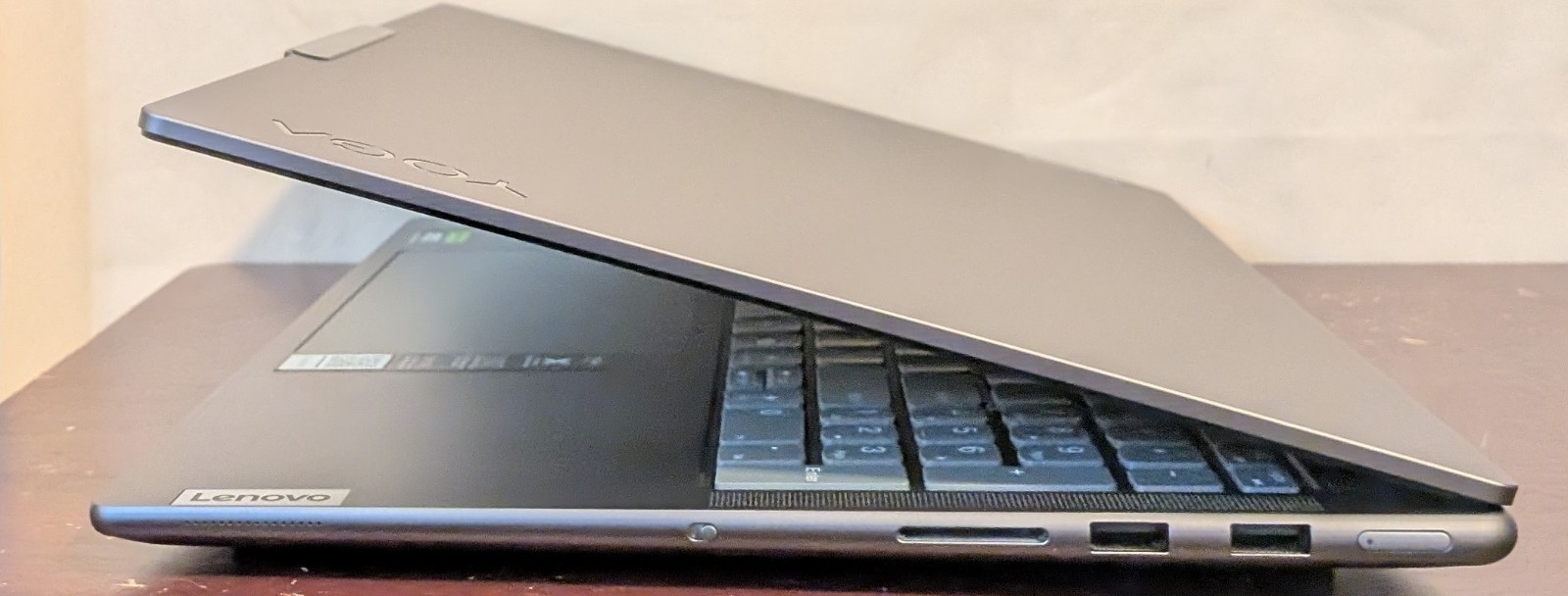 Lenovo Yoga Pro 9i 16″ 3.2K 165Hz (Core Ultra 9 185H, 32GB/1TB SSD, RTX 4050)