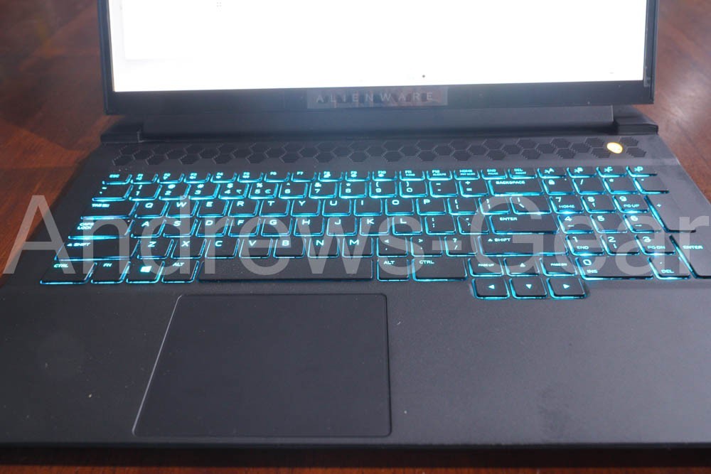 Alienware m17 R3 17.3″ 144Hz i7-10750H RTX 2060 6GB 16GB RAM 512GB SSD