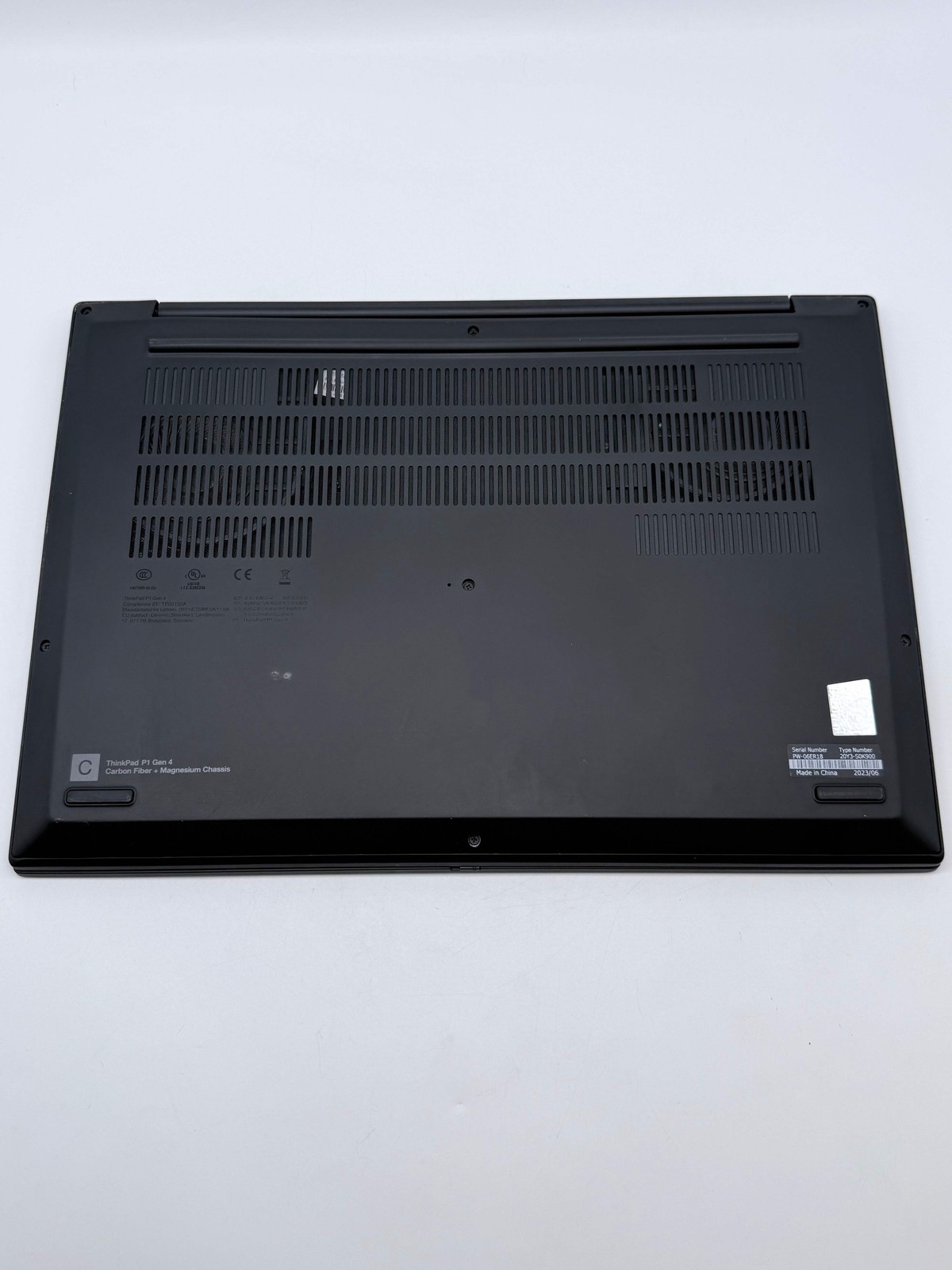 Lenovo ThinkPad P1 Gen 4 16″ Core i9 RTX 3080 16GB 18GB RAM 1TB SSD