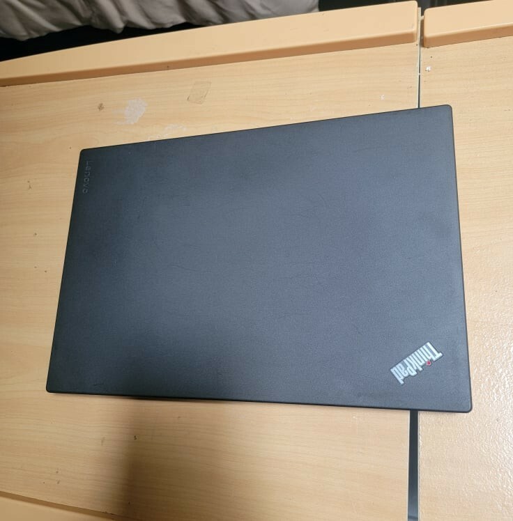 Lenovo Thinkpad X260 Laptop (windows 10 pro, intel core i5, 12.5 inch. 500 GB HD