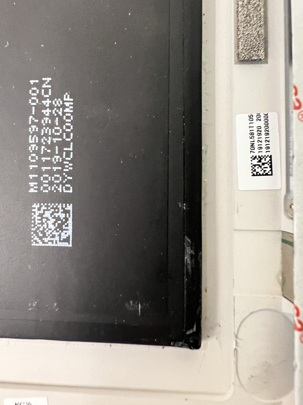 Microsoft Surface Pro 7 1866 12″ i5 1.1GHz 8GB 128GB No Screen For Repair *READ*