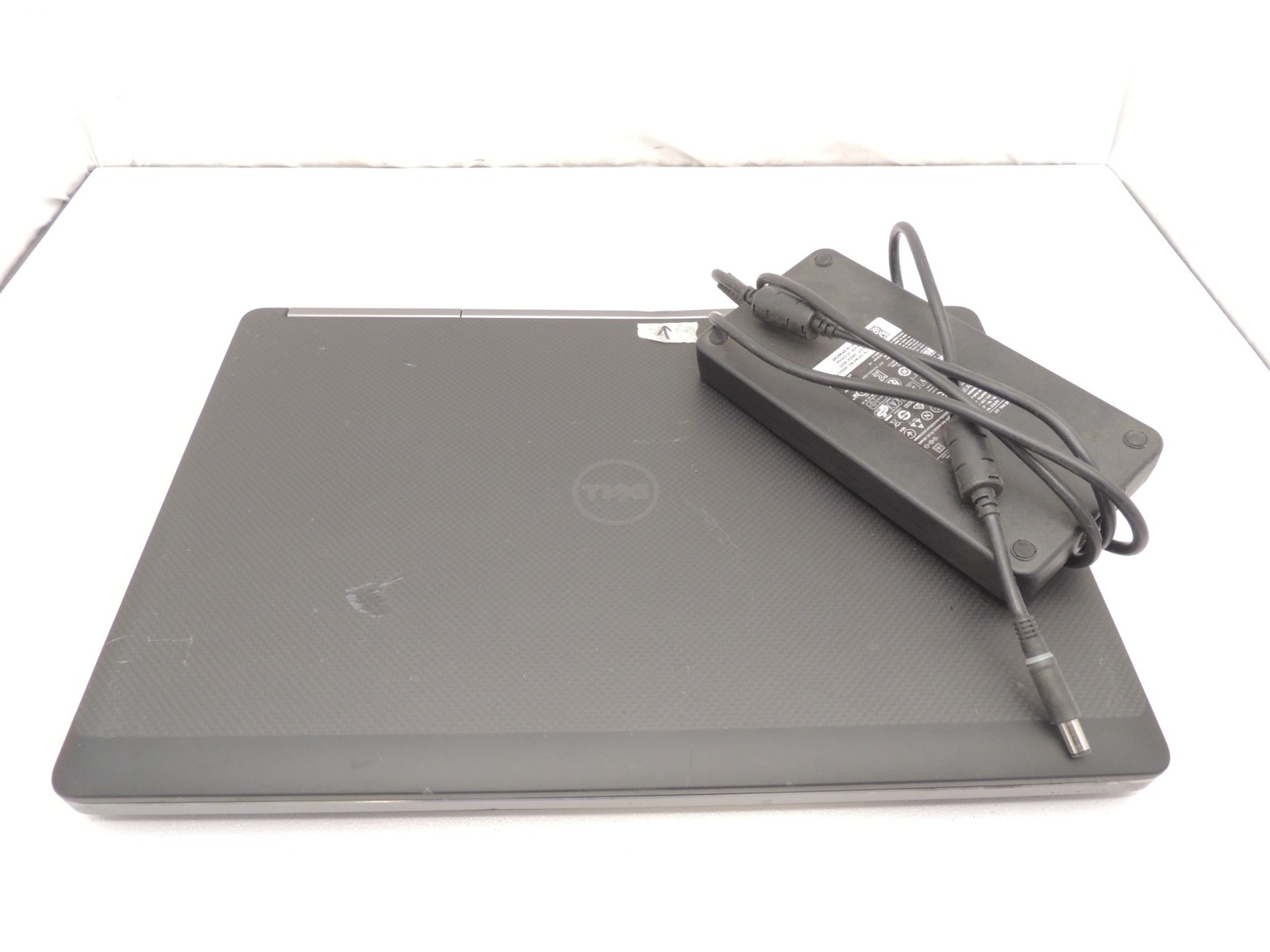 Dell Precision 7510 Core i7 6820HQ 16GB 256GB Nvidia M4000M Laptop -Dent on Lid