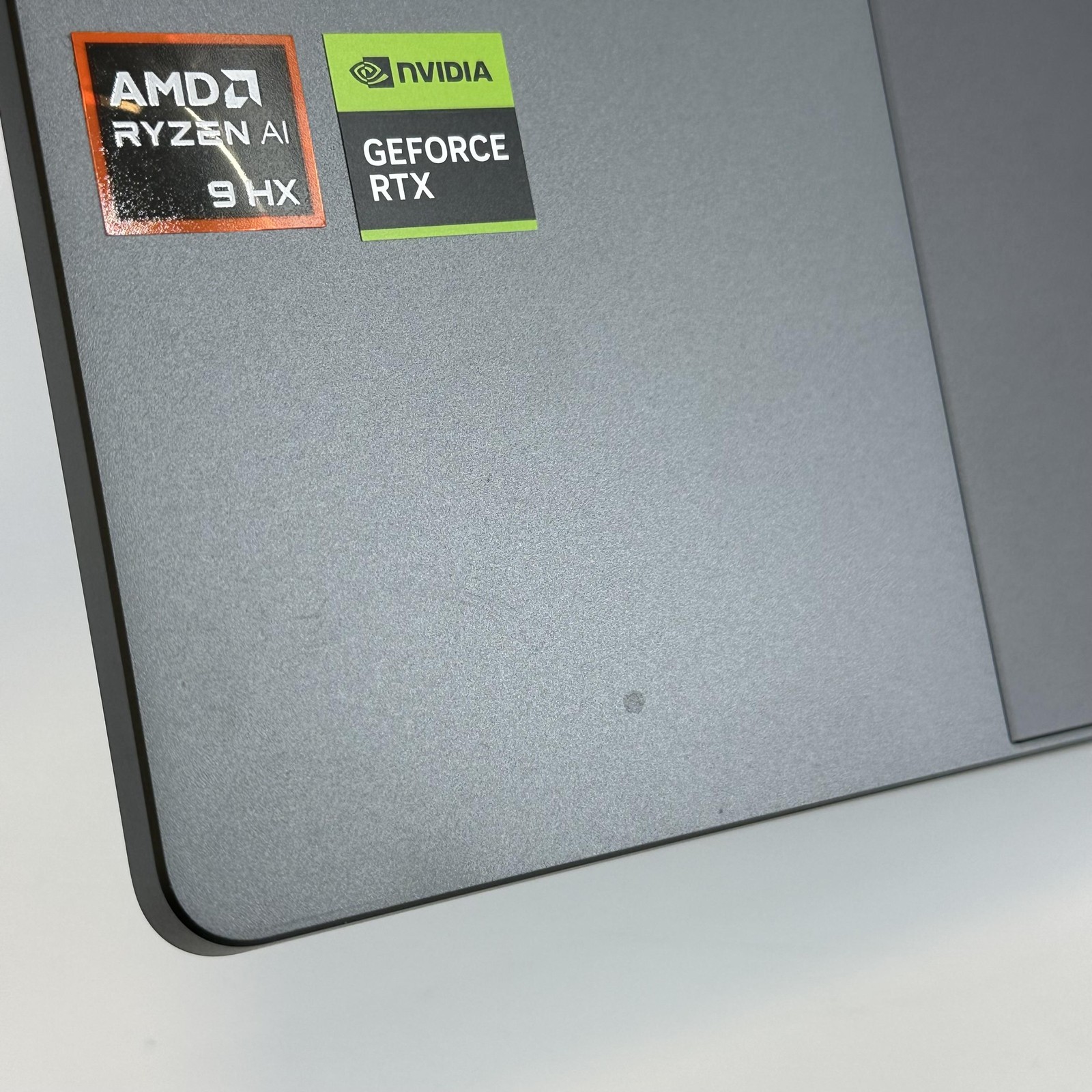 Asus ROG Zephyrus G14 GA403 120Hz QHD+ Ryzen AI 9 HX 370 32GB 2TB RTX 5070 Ti