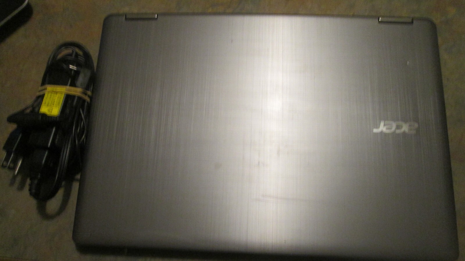 Acer Aspire R5-571T 15.6″ Touchscreen i5-6200U 2.3GHz/ 12GB DDR4 RAM /1TB HDD