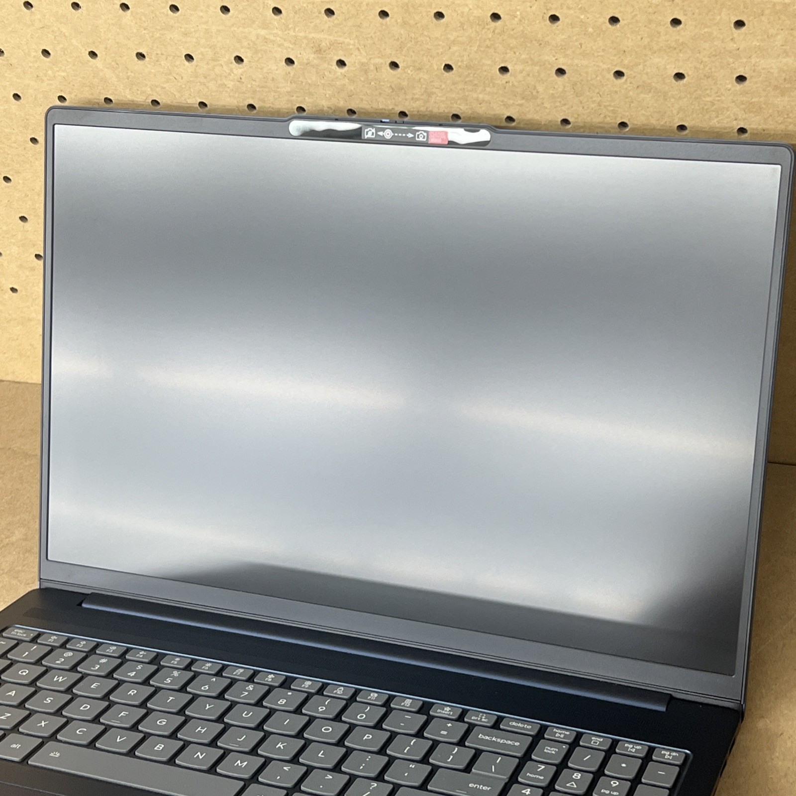 Lenovo IdeaPad Slim 5 16AKP10 AMD Ryzen AI 5 340 32GB Ram 512GB SSD – Excellent