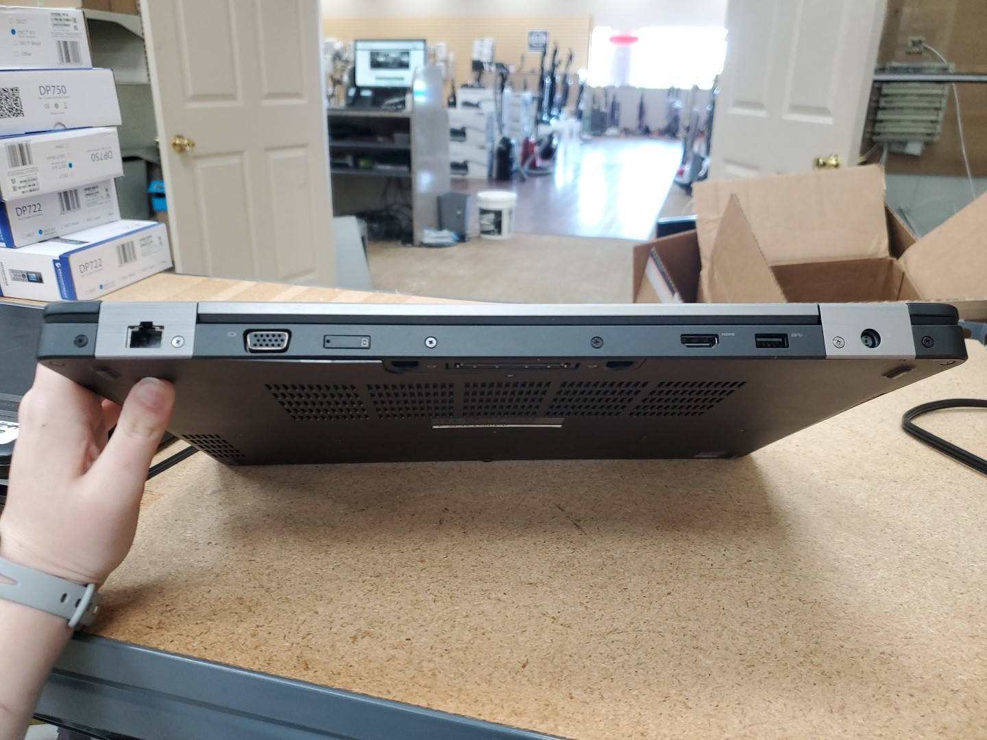 Dell Latitude E5570 15.6″ (500g SSD, Intel Core i5 6th Gen., 8GB) 042026-3