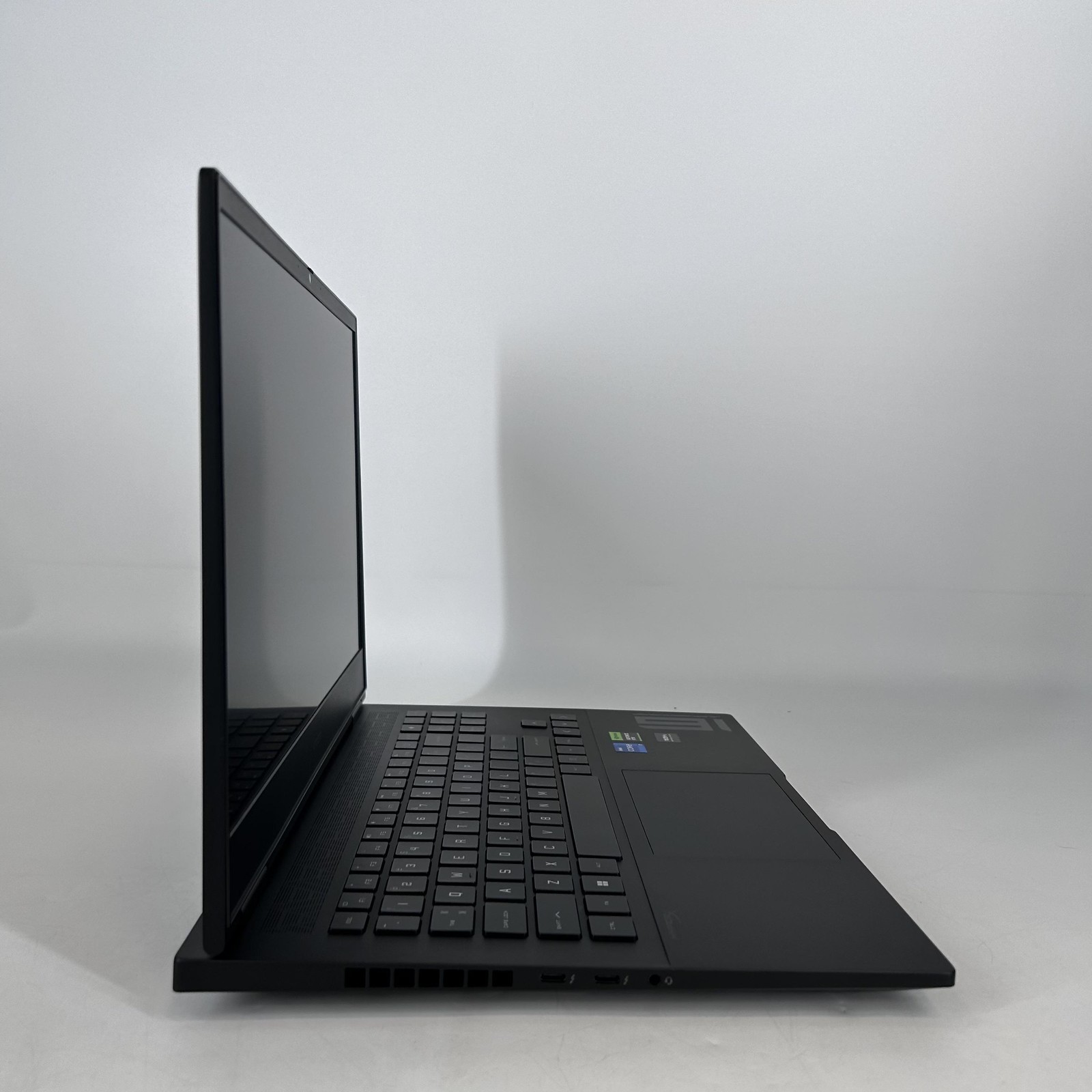 HP Omen 16 165Hz FHD 2.1 GHz i7-14700HX 16GB 512GB SSD NVIDIA RTX 4050 Excellent