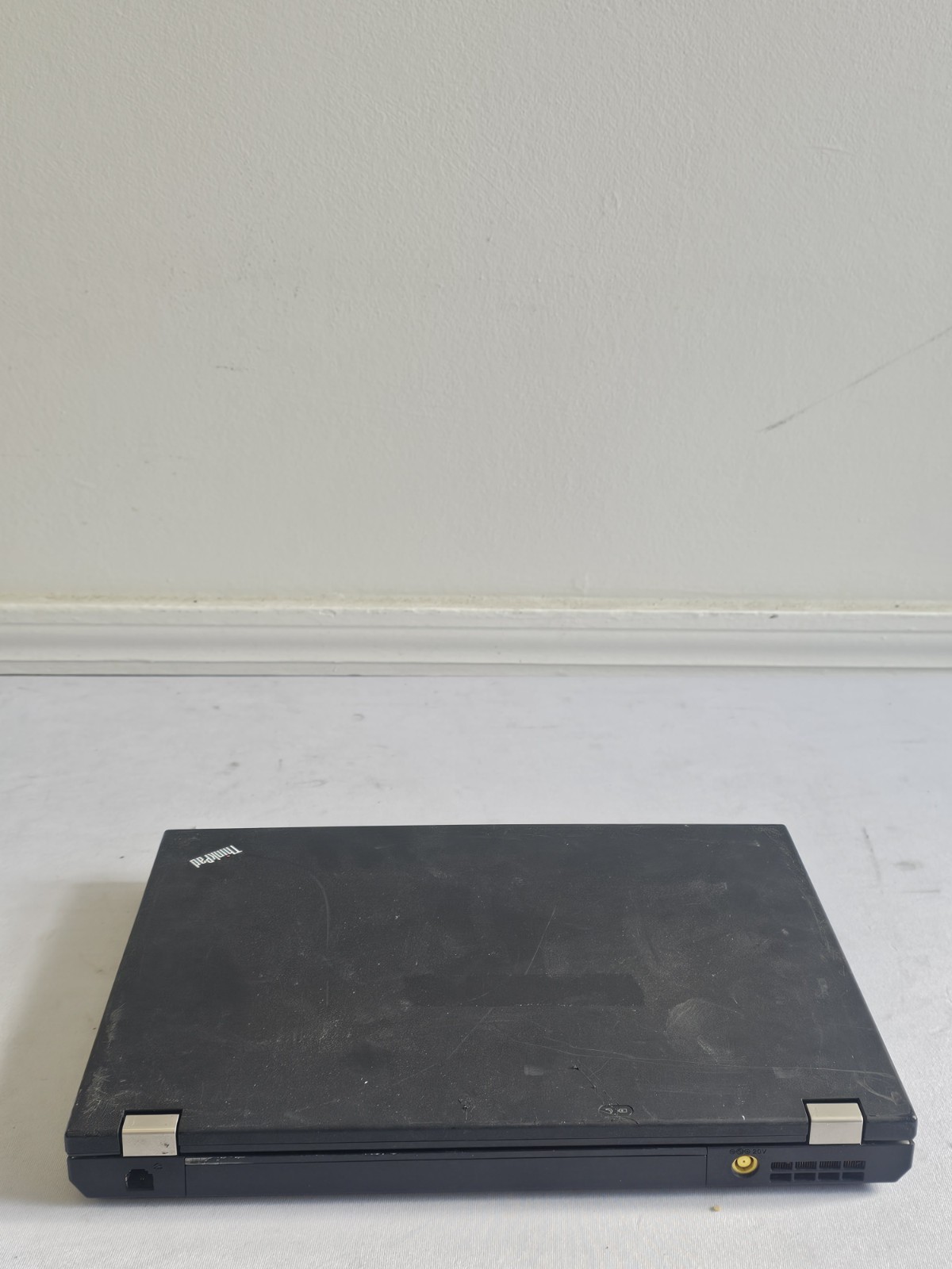 Lenovo ThinkPad T410 Laptop – Intel i5-M520 – 4GB RAM – NO HDD/OS – READ