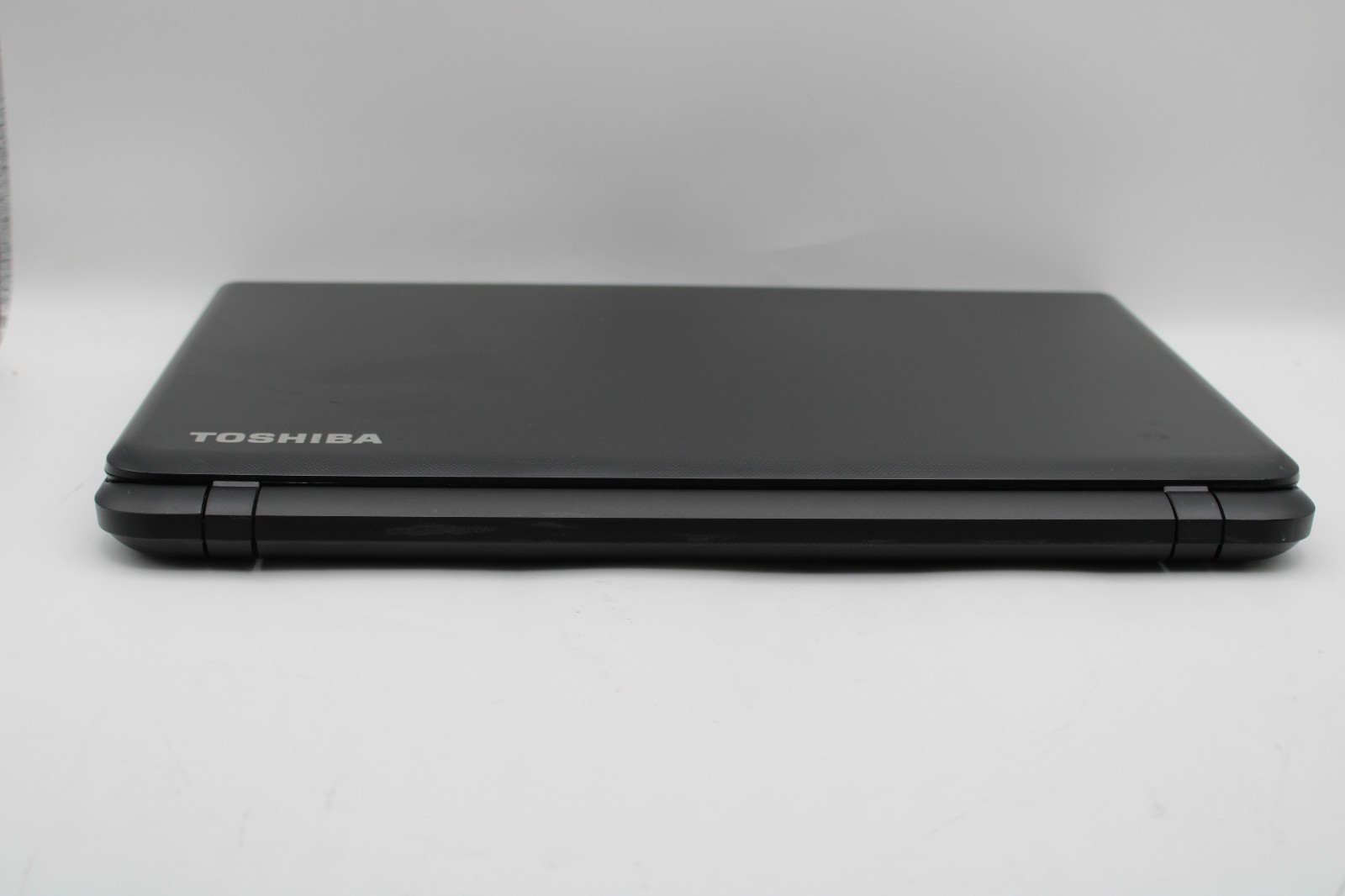 Toshiba Satellite C55t i3-4005U @ 1.7 GHz 4GB RAM 256GB SSD No OS