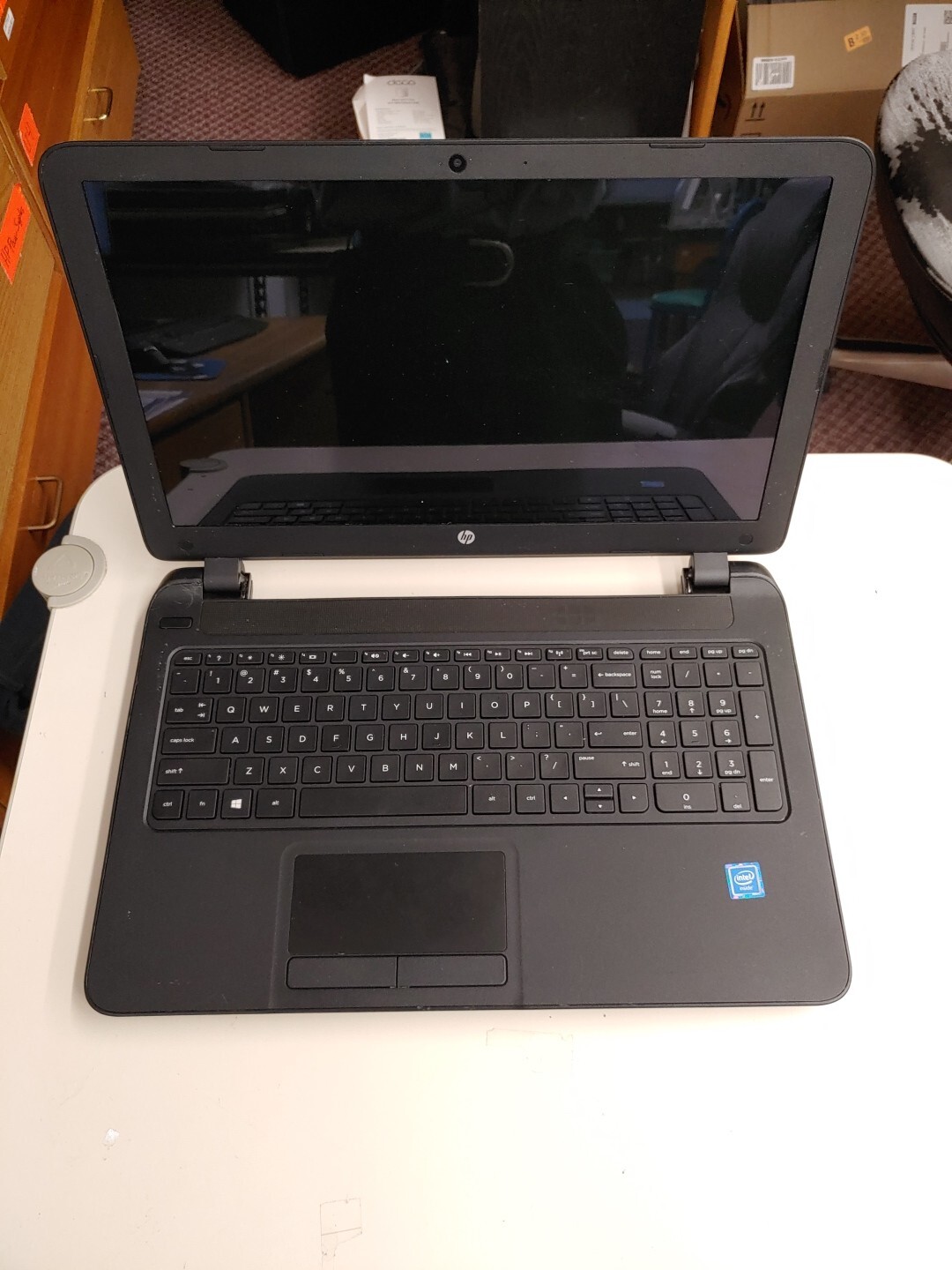 827 – HP 15-f211wm – FOR PARTS / AS-IS