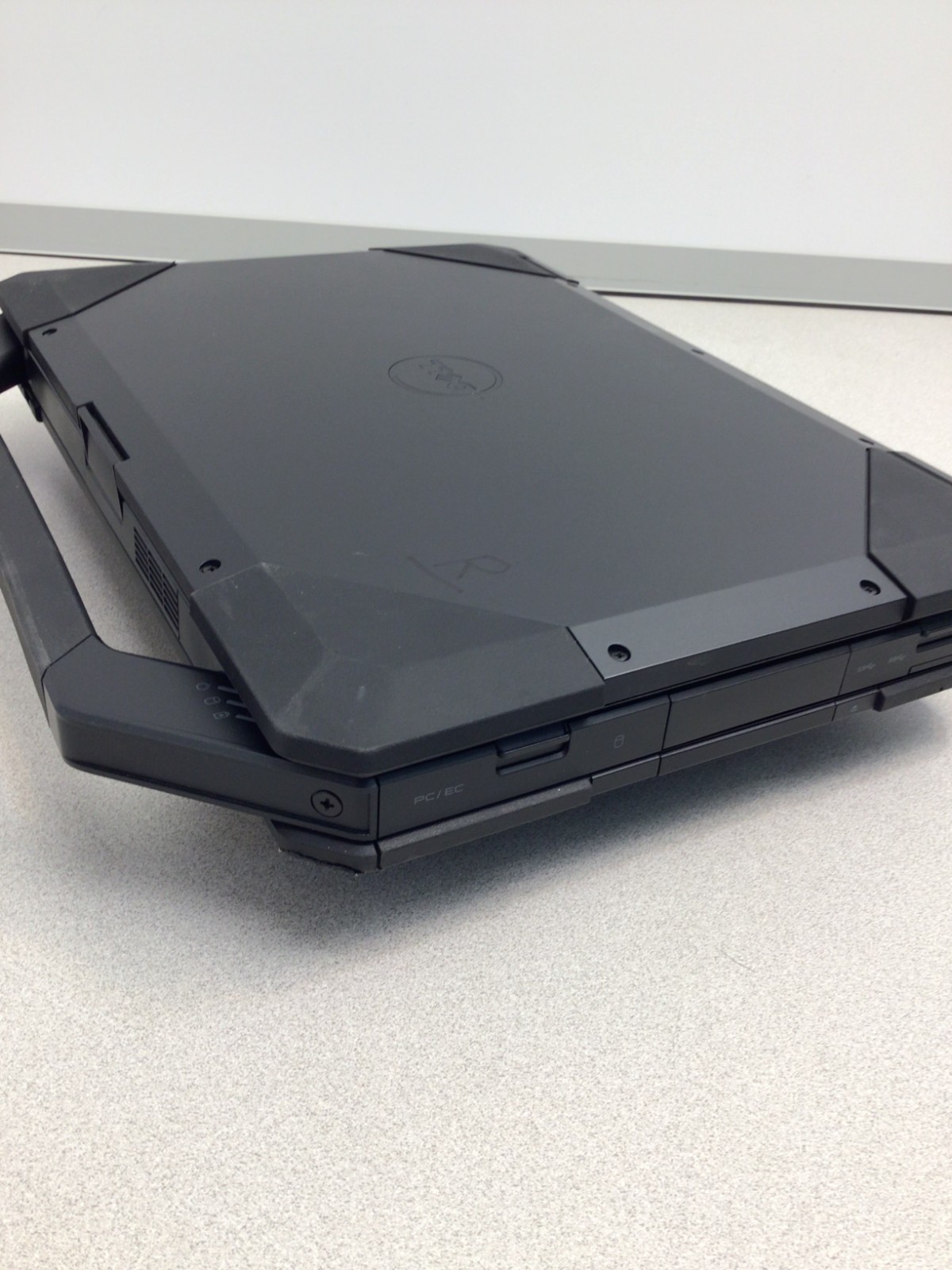 Dell Latitude 5414 Rugged 14″ Core i5-6300U 8GB RAM 256GB SSD WIN 11 PR0