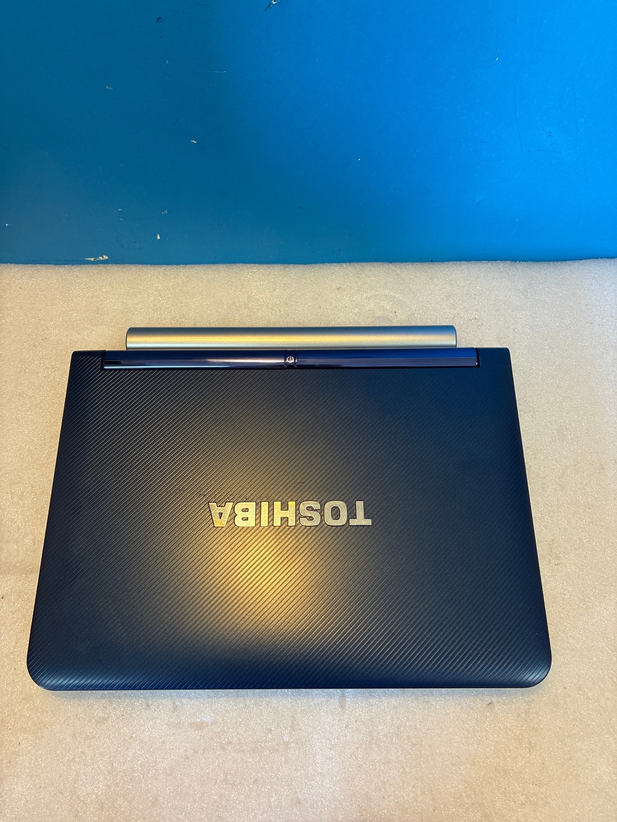 Grade A 🔥 Toshiba NB200-00C 10.1 inch Atom N280 2GB 250G HD Win 7 + Ac adapter