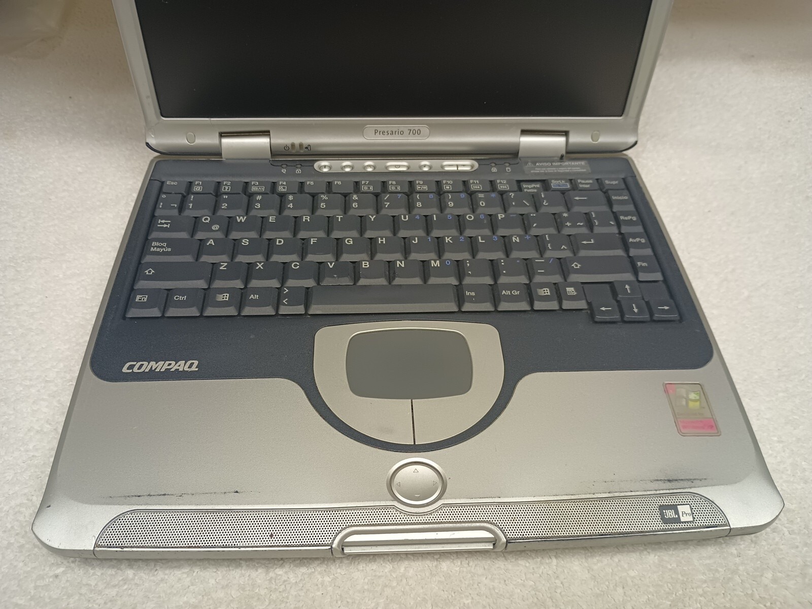 Compaq Presario 700 14.1 Inch Laptop CM2130 Model 725LA For Parts Or Repair