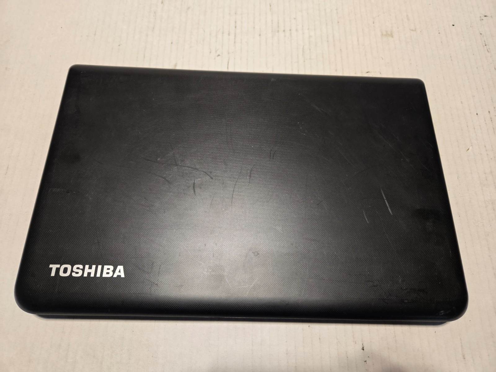 Toshiba Satellite C75D 17.3″ Laptop AMD A4-6210 4GB 500GB Win-10 DVD-RW Web-Cam