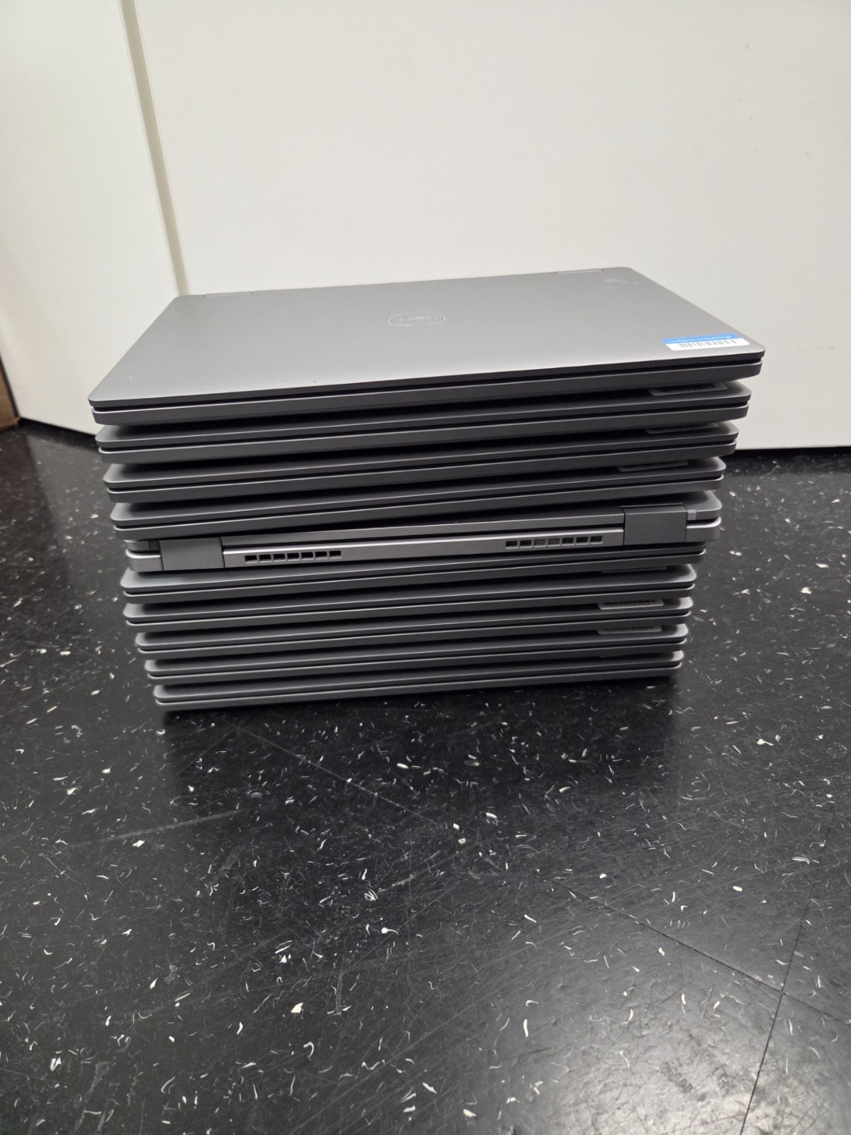 Dell Latitude 11.6″ 2n1 Pentium 4GB RAM 128GB SSD Win 11 Pro