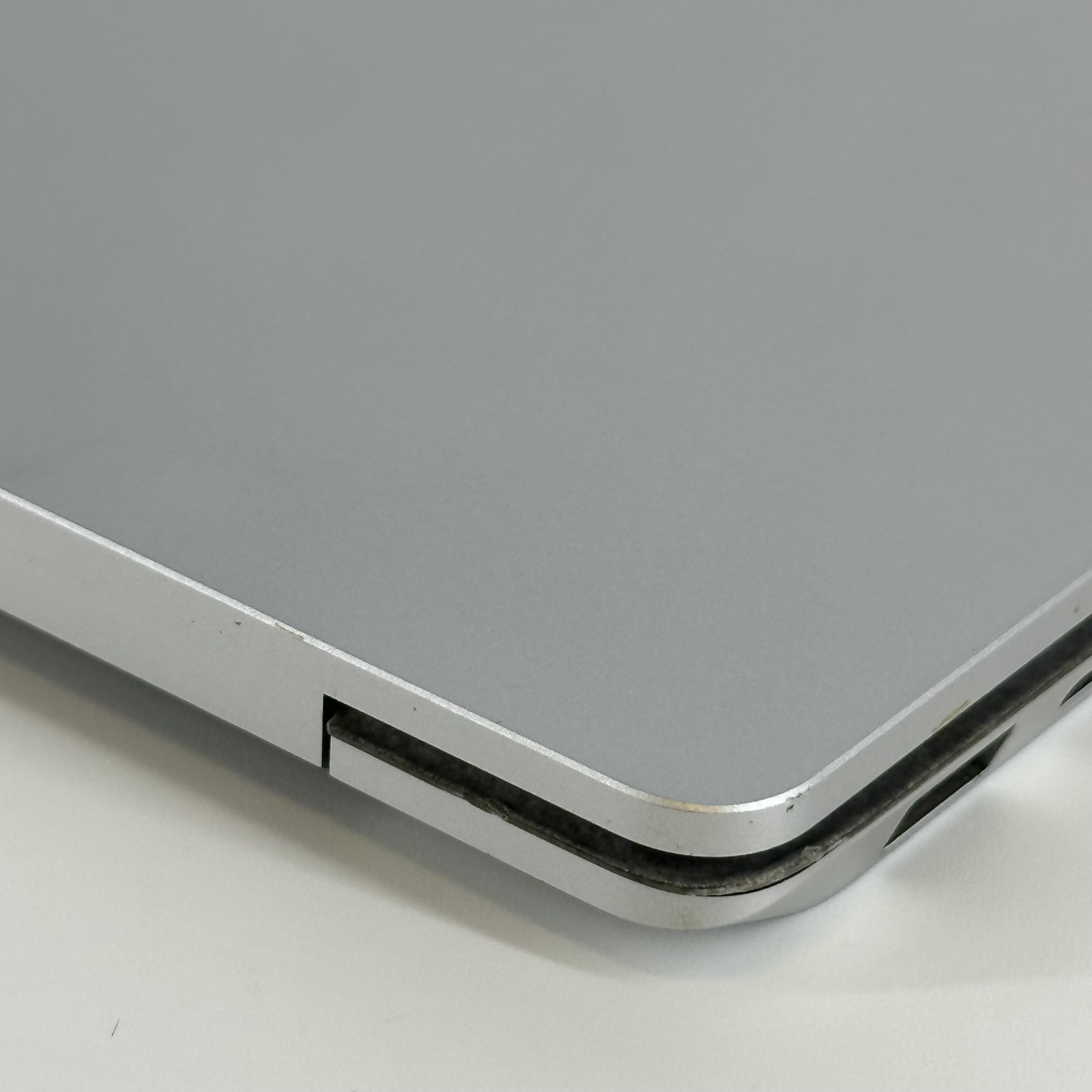 Microsoft Surface Laptop 3 13.5 2020 2K TOUCH i7-1065G7 16GB 256GB – GOOD