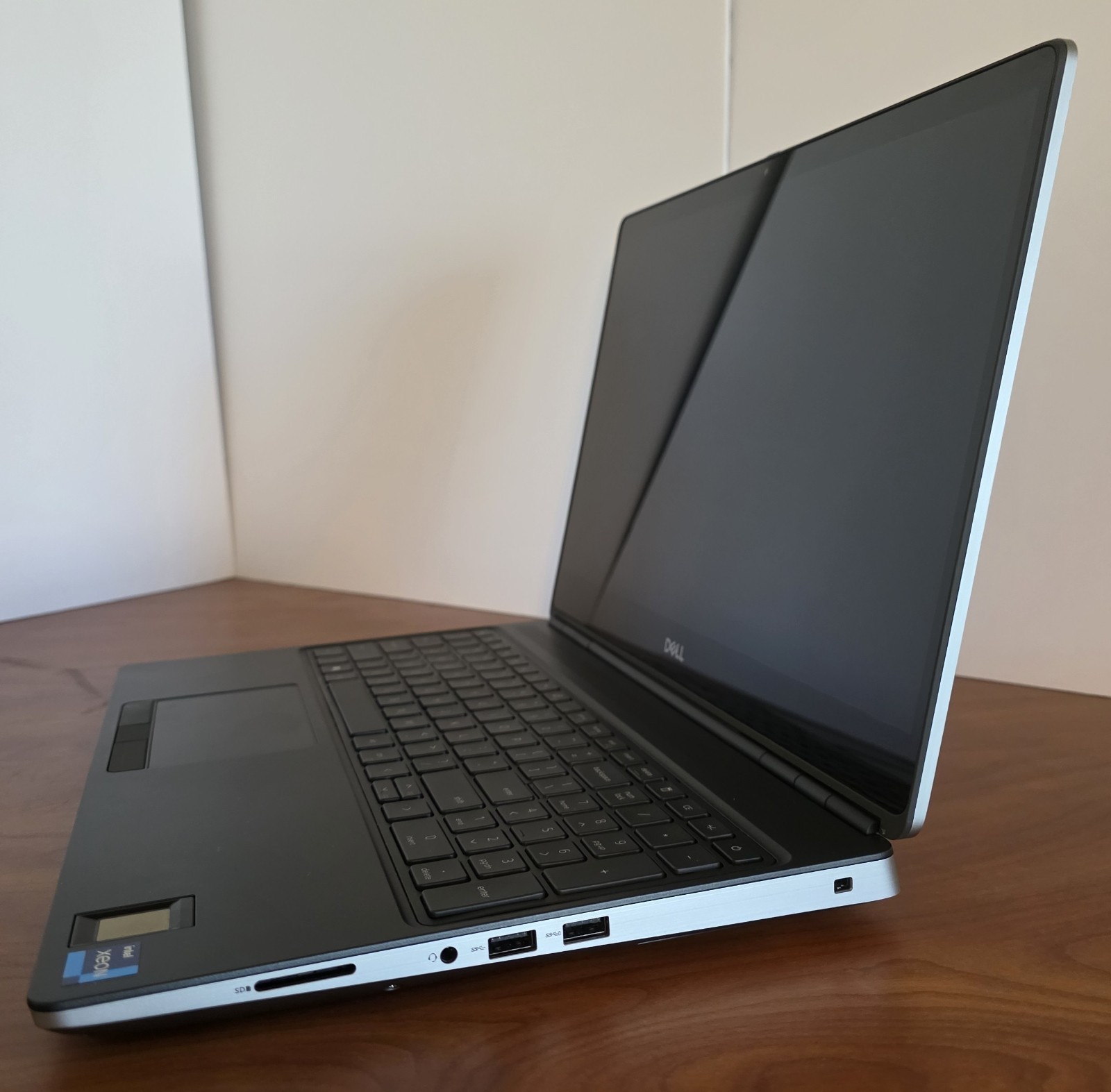 Dell Precision 7560 Mobile Workstation – Xeon / 128GB RAM / 6TB NVMe / RTX A2000