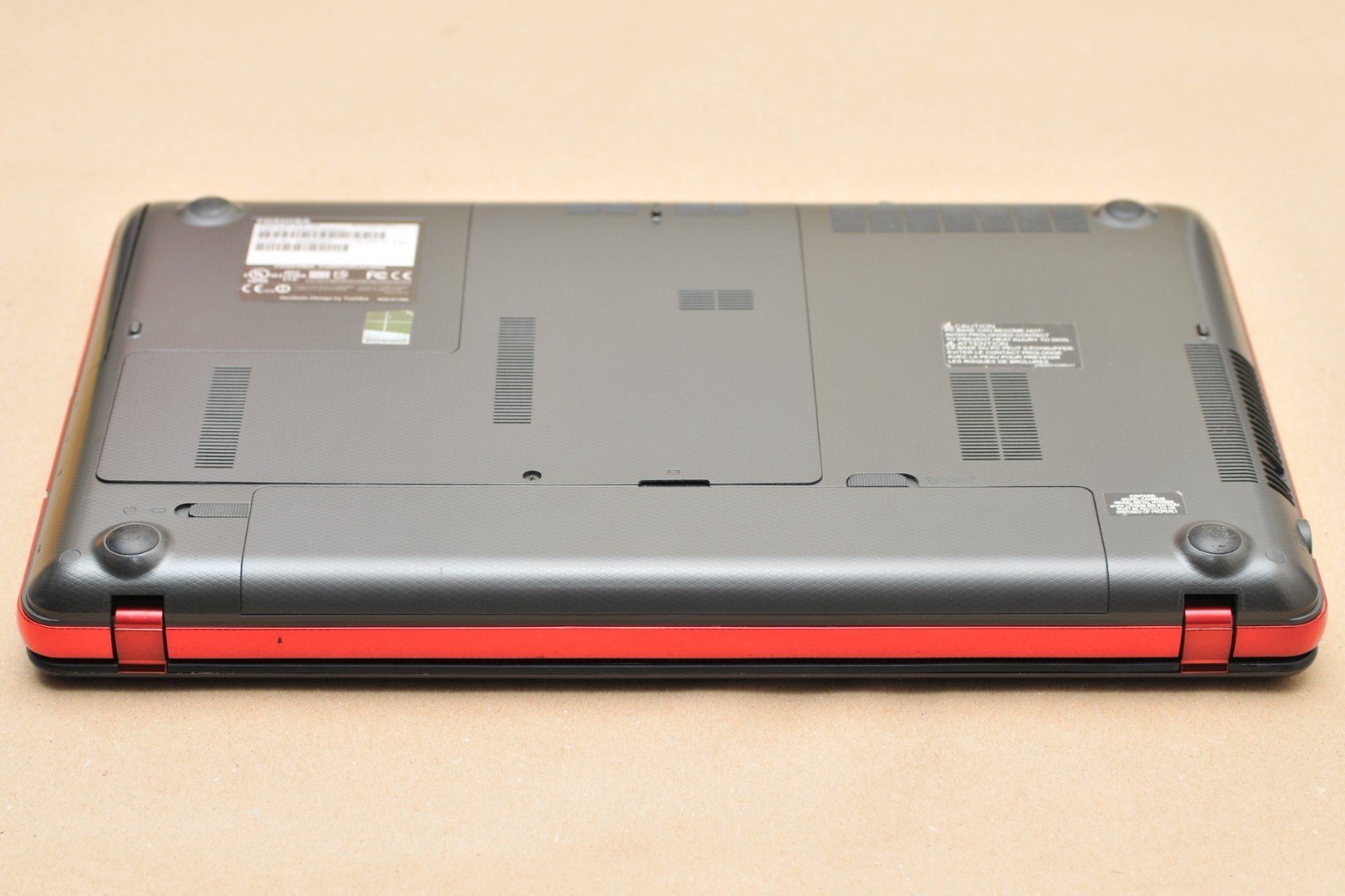 Toshiba Qosmio X875-Q7190 i7-3630QM GeForce GTX 670M 256GB SSD 12GB RAM Win 8