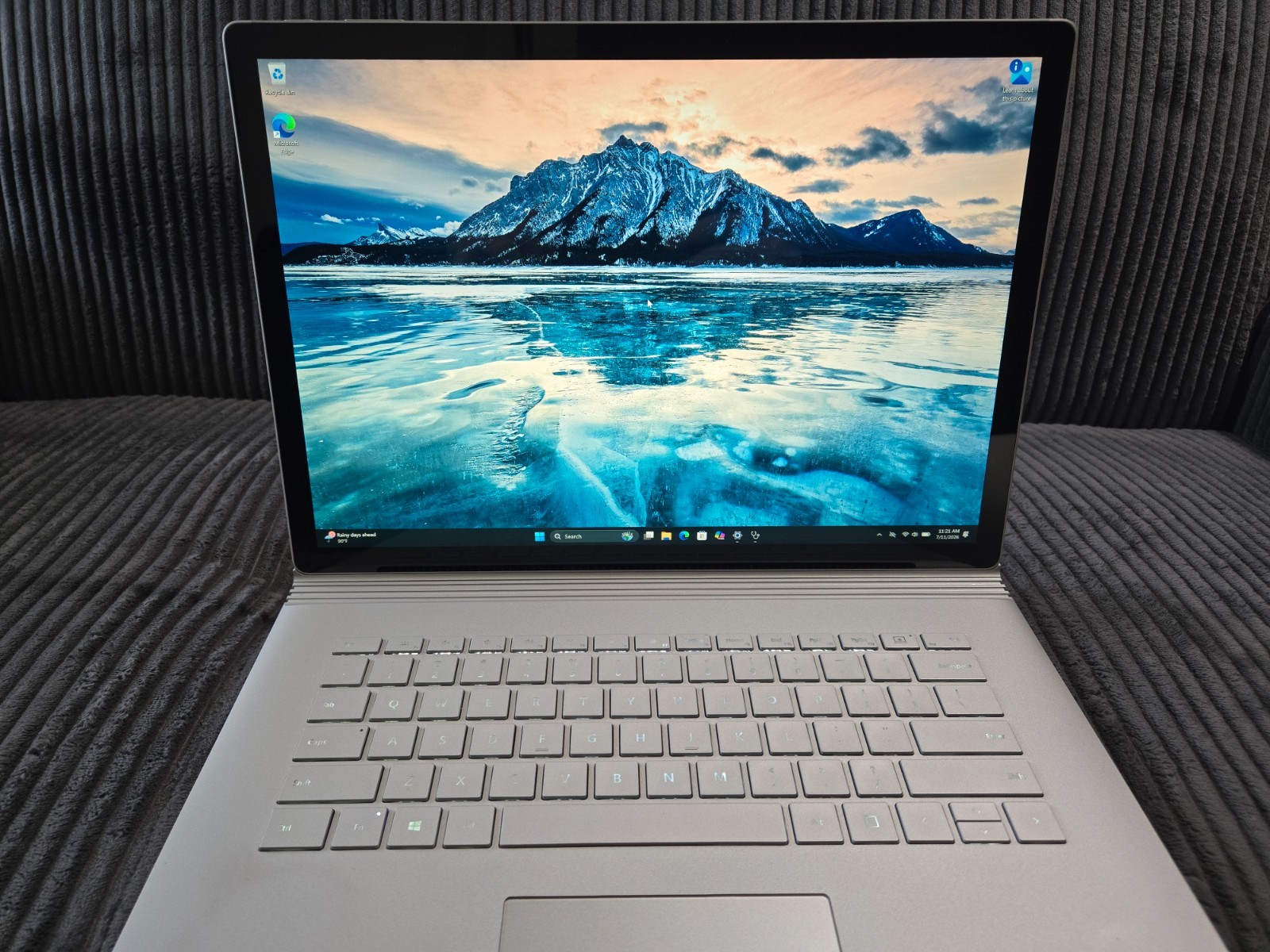 Microsoft Surface Book 3 15″ (256GB SSD, Intel i7-1065G7 GTX 1660 Ti 16GB RAM)
