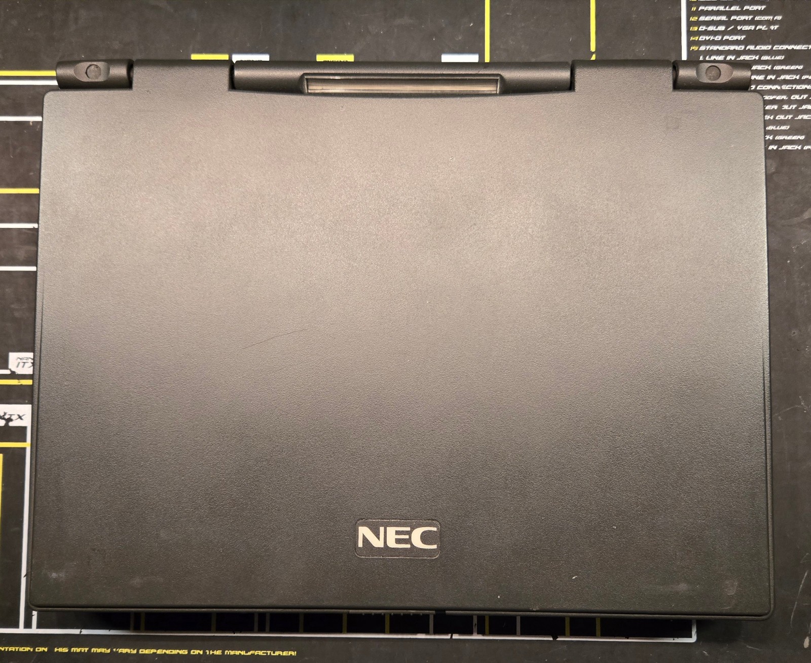 Vintage NEC Ready 230T (AMD K6 @ 300 MHz, 64 MB RAM, Win98SE)