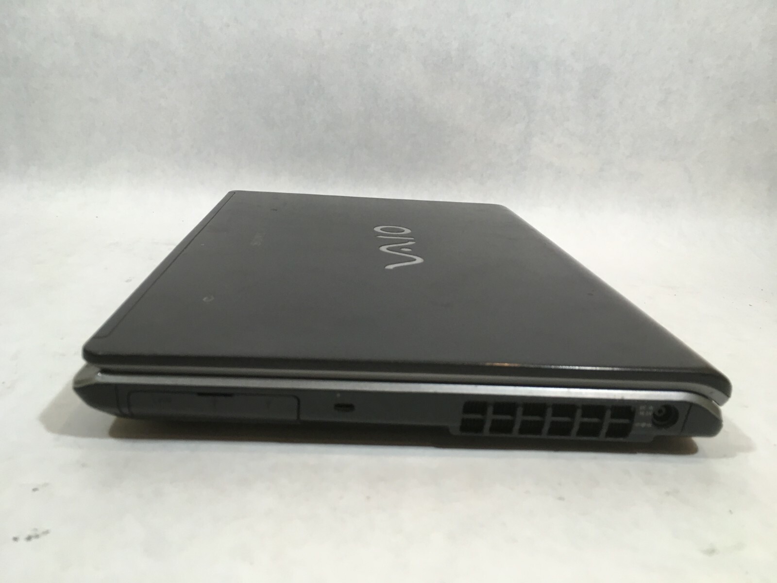 Sony Vaio Case Damage Bad Screen For Parts or Repair -FT
