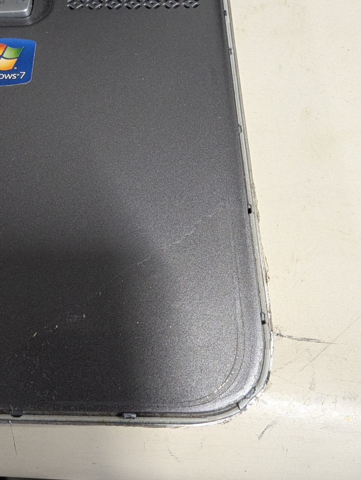 DELL XPS 15Z i7-2nd PARTS Boots, case in poor shape NO HDD/CORD #320