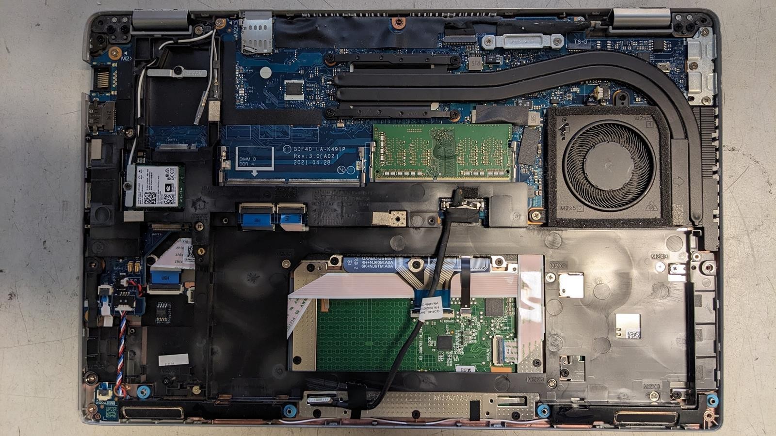 DELL LATITUDE 5420 i7-1165G7 @ 2.80GHz, 4GB RAM, NO HDD/OS