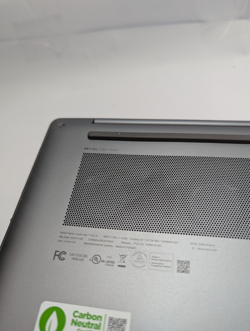 Lenovo Slim 7i 14″ WUXGA OLED Touch Aura Edition Ultra 7 258V 32GB RAM 1TB SSD
