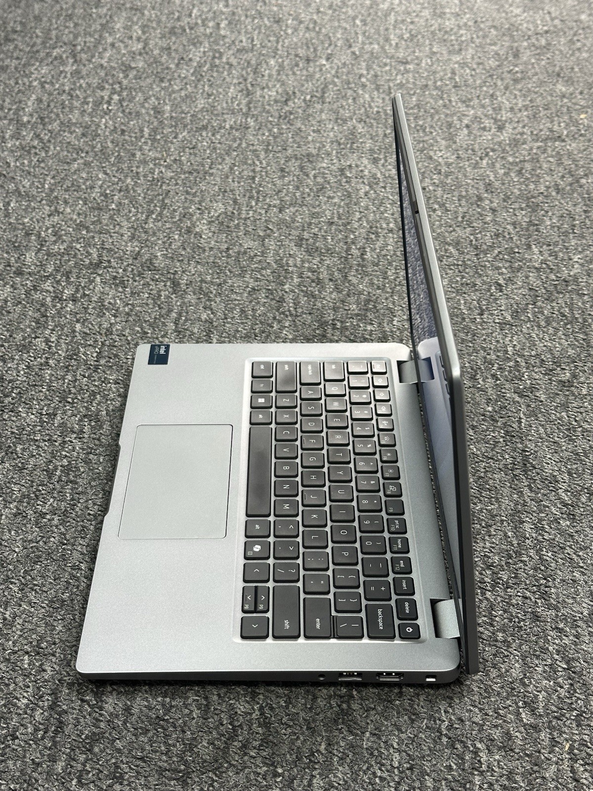 Dell Latitude 5450 – Core Ultra 5 125H – 32GB RAM – 512GB SSD