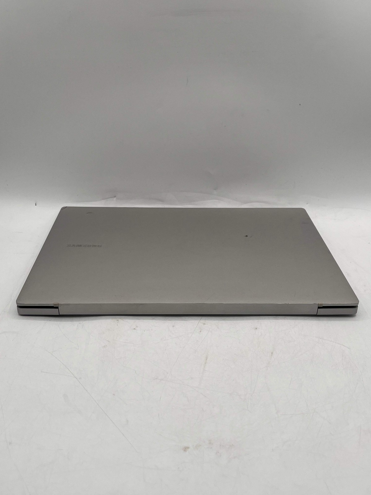 Samsung Galaxy Book Go 14-inch 2021 Snapdragon 7c Gen 2 4GB 128GB Laptop – Broke