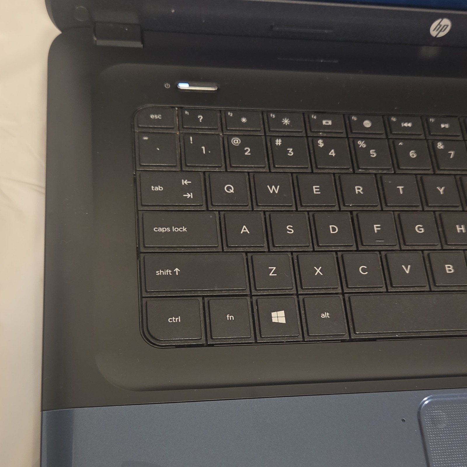 HP HP 2000 15.6″ Laptop Intel Core i3 2.40GHz 4GB RAM 320GB HDD Win 10 Pro