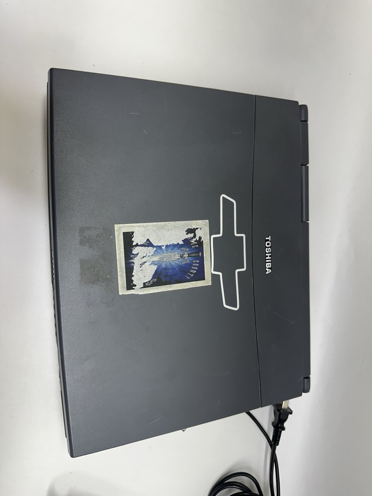 Vintage Toshiba Tecra 8000 PII 14.1″ 8GB Laptop Notebook Computer Windows 98