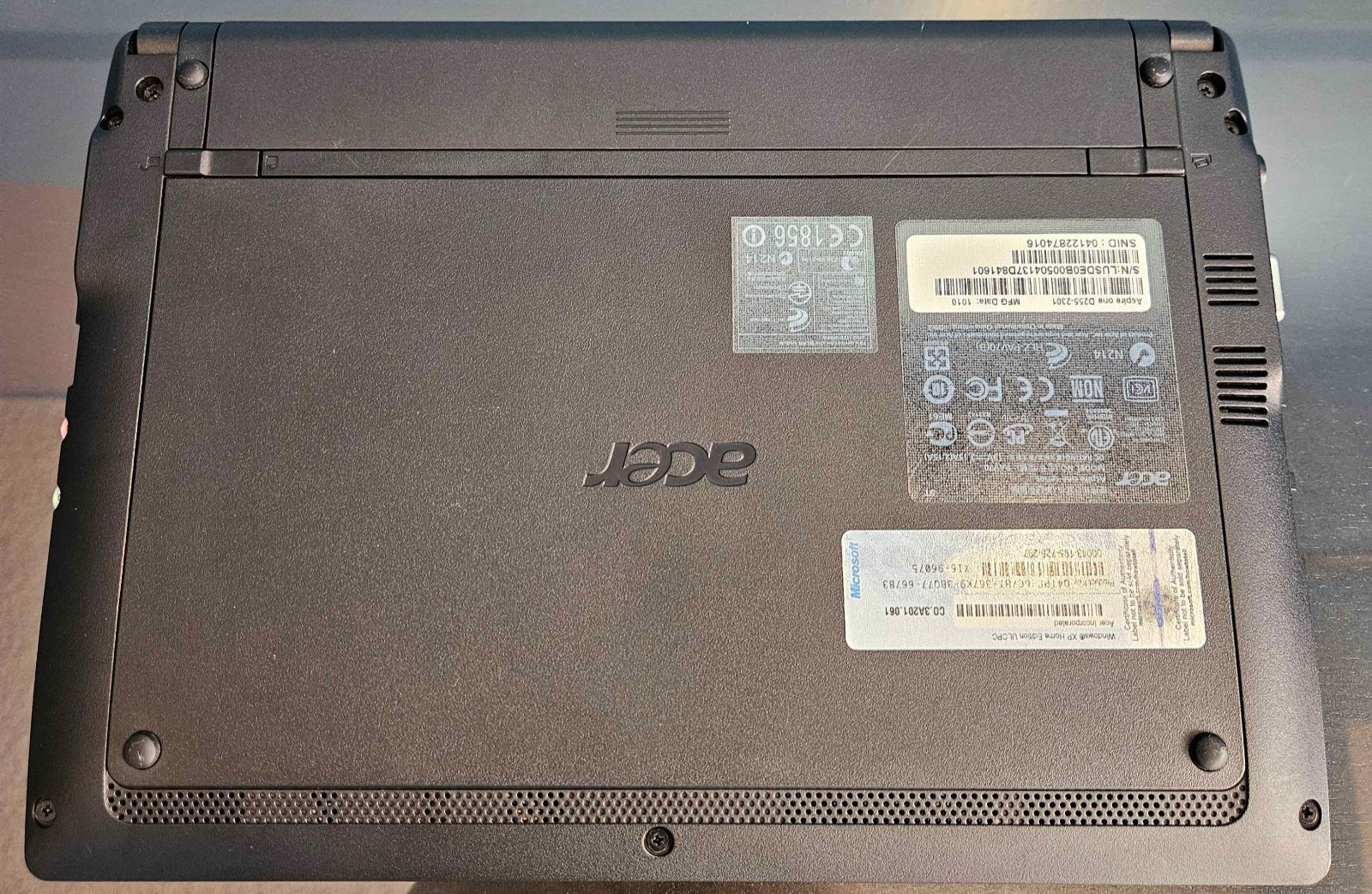(READ) Acer Aspire One D255 Atom N450 1GB RAM 138GB HDD Windows XP Home
