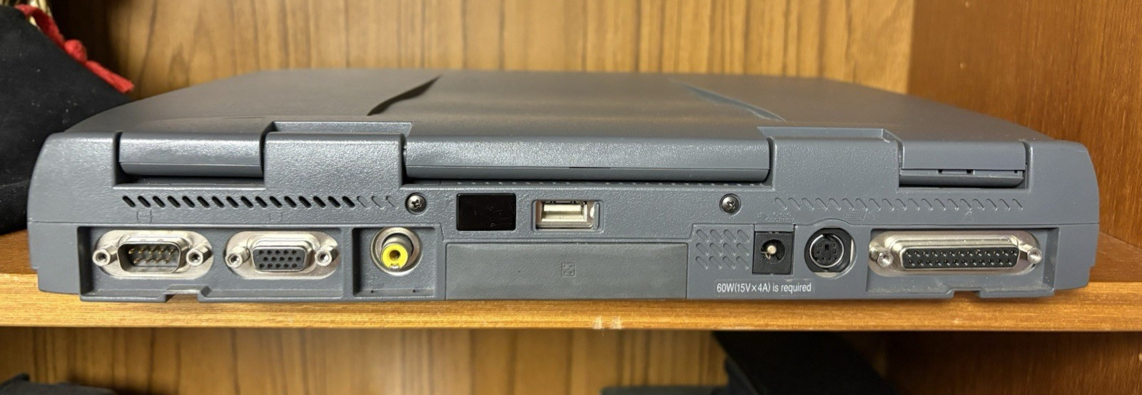 Vintage Toshiba Laptop Pentium III 600 128MB Multi-boots Win 2000 NT 4.0 AND 98