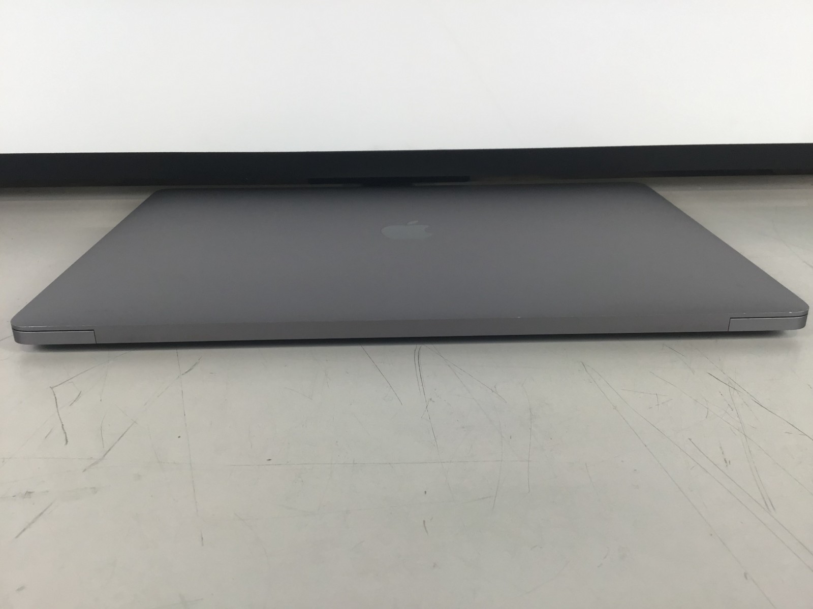 Lot of 2 Apple MacBook Pro 16″ A2141 i7-9750H 2.6GHz 16GB RAM 500B NVMe Gray~III