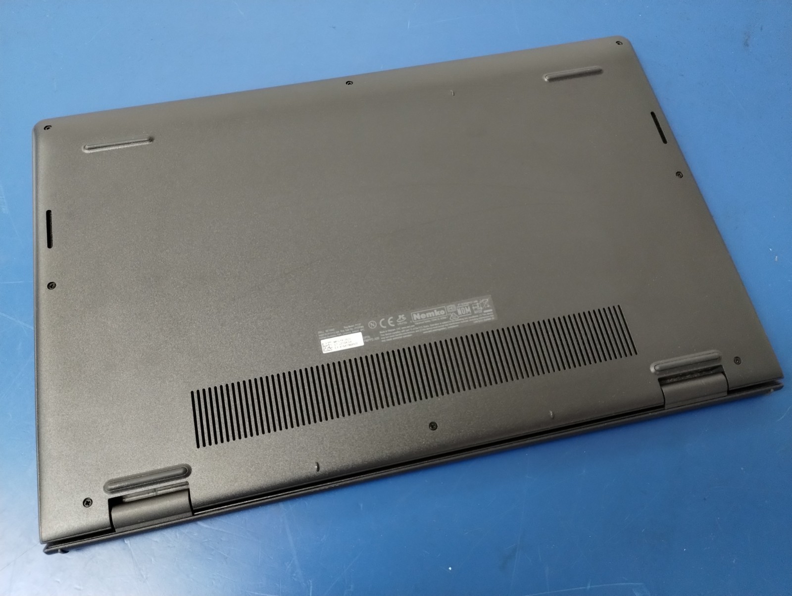 DELL 16 DC16250 MRYT3, AMD Ryzen 7 7730U, 2.00 GHz, 16 GB RAM, 512 GB NVMe SSD