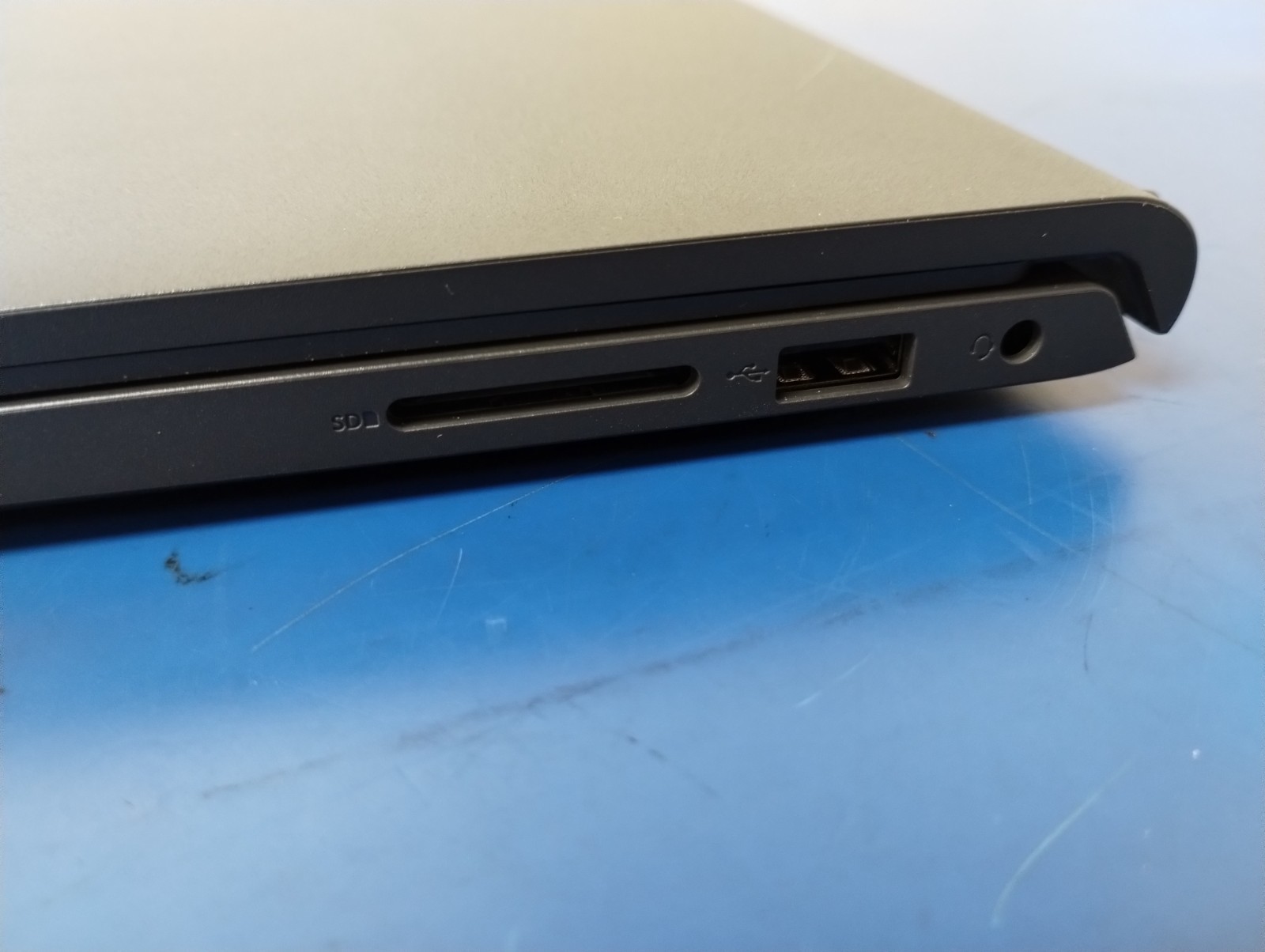 DELL 15 DC15255 G8MK9, AMD Ryzen 7 7730U, 2.00 GHz, 16 GB RAM 512 GB NVMe SSD