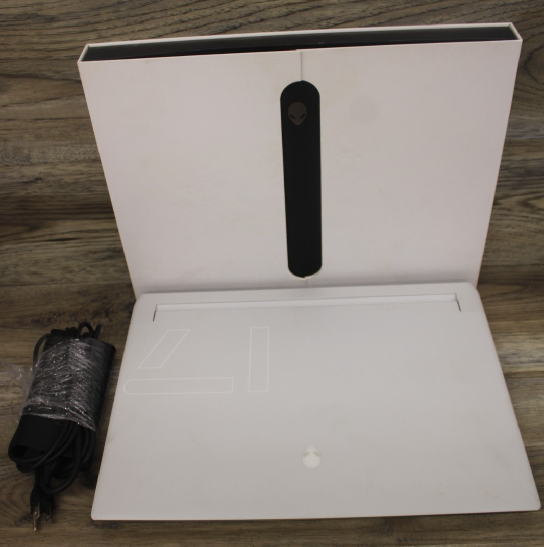 Alienware x17 R1 i7-11800H 16GB RAM 1TB SSD 17.3″ FHD 165Hz RTX 3070 W11