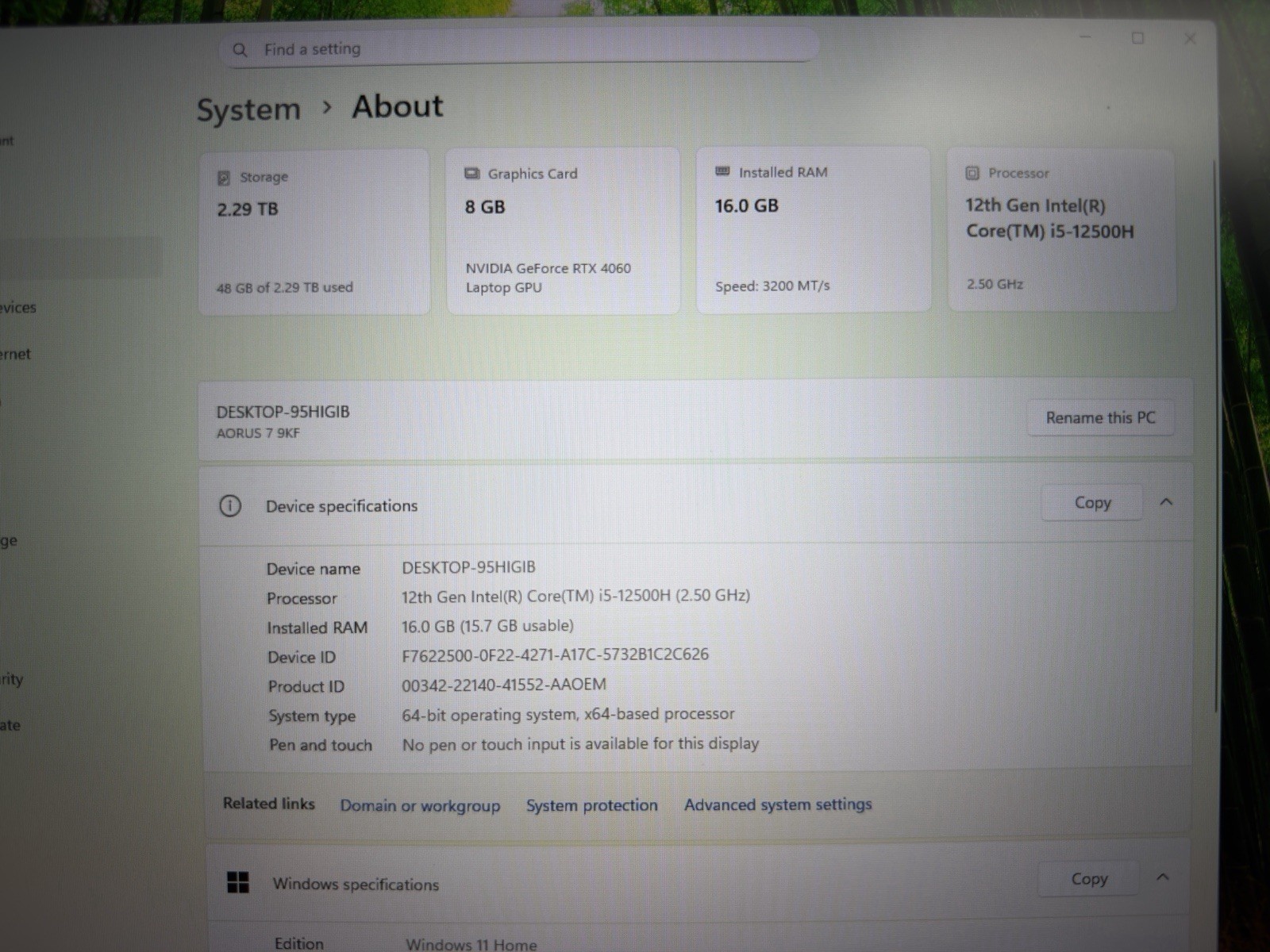 GIGABYTE AORUS 7 9KF-E3US513SH 17.3″ FHD RTX 4060 Laptop i5 16GB Win 11