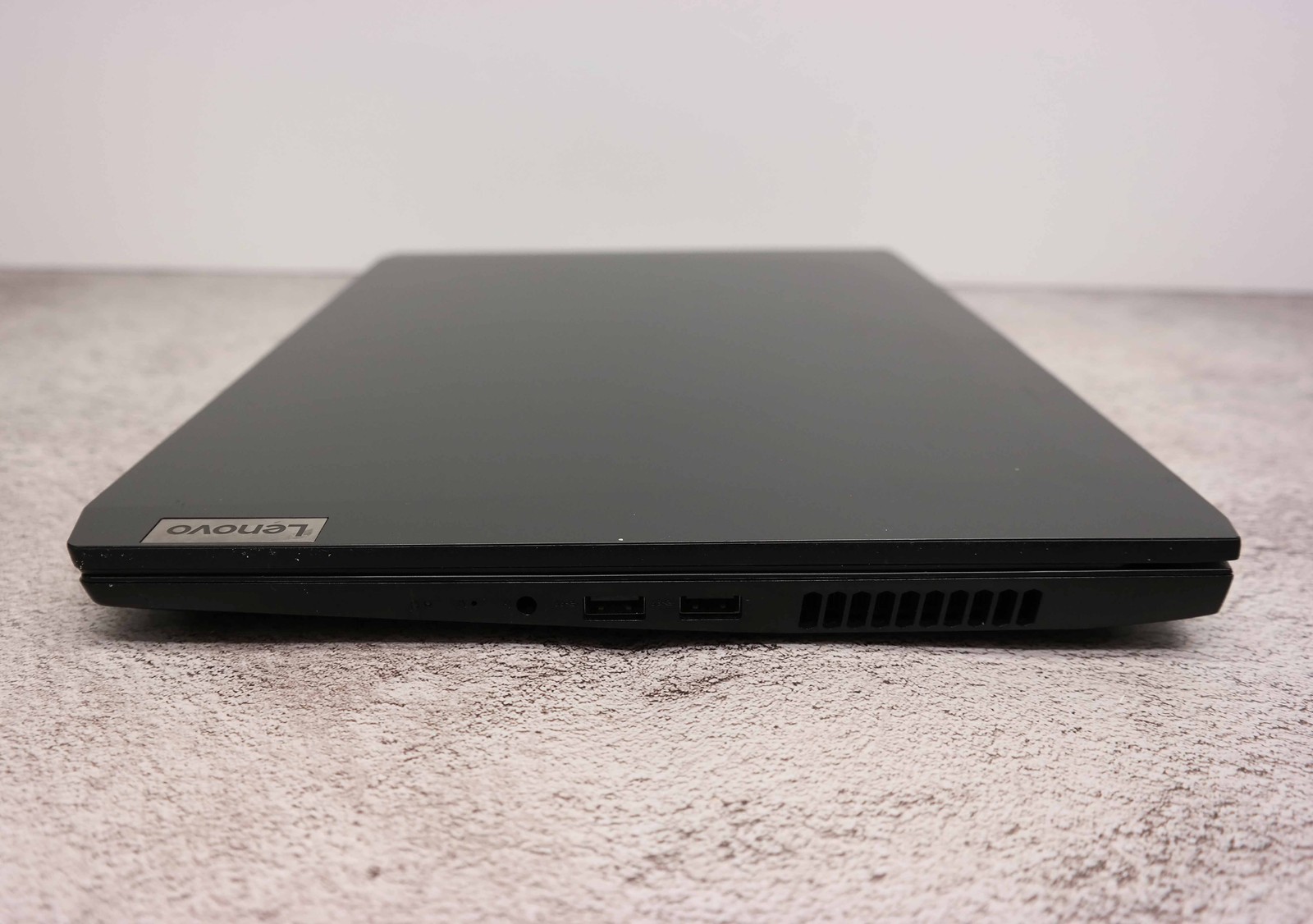 Lenovo IdeaPad Gaming 3 15.6″ AMD Ryzen 5 BROKEN