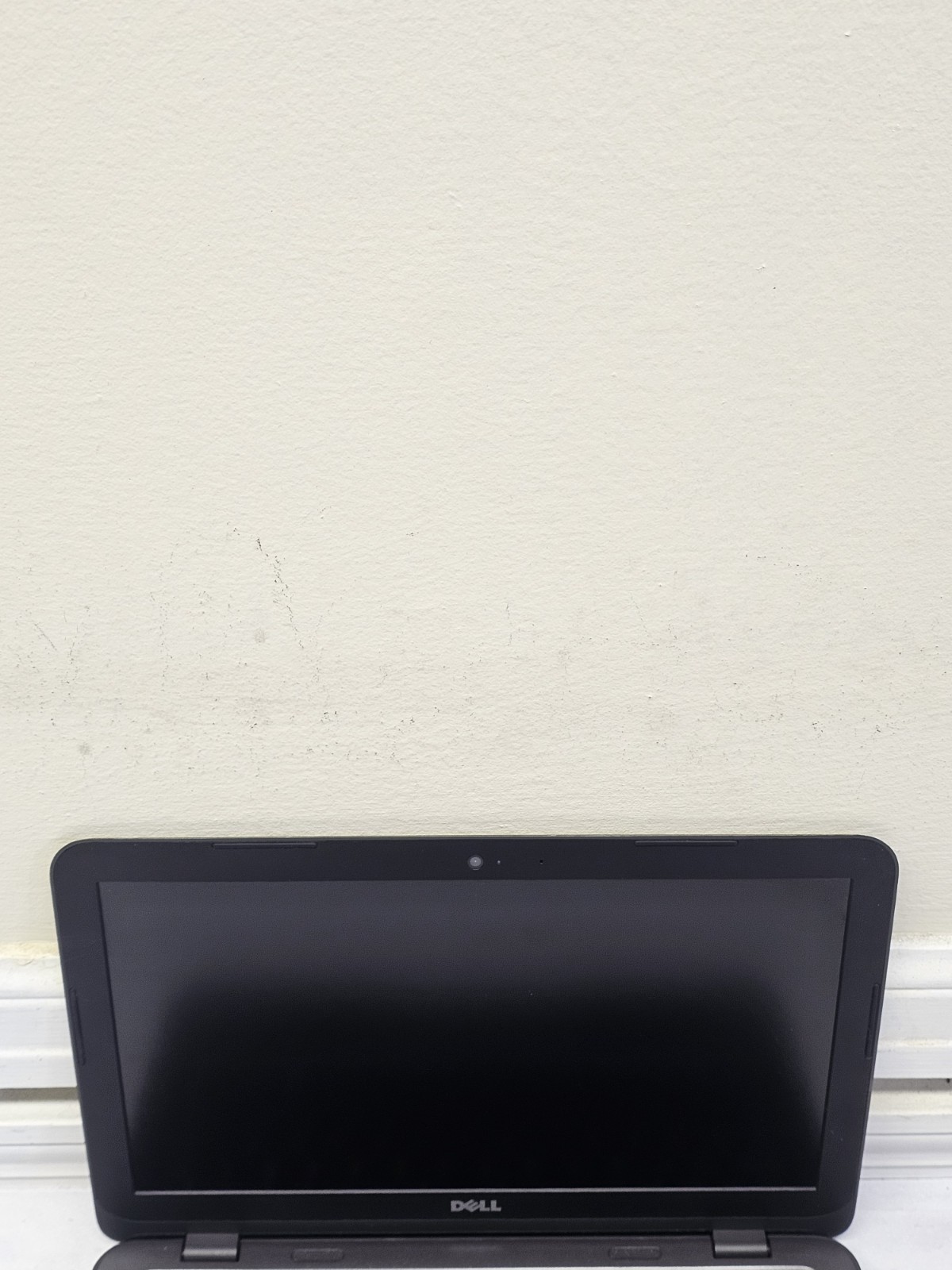 Dell Inspiron 3180 Laptop – AMD A6-9220e – 4GB RAM – 32GB SSD – Windows 10