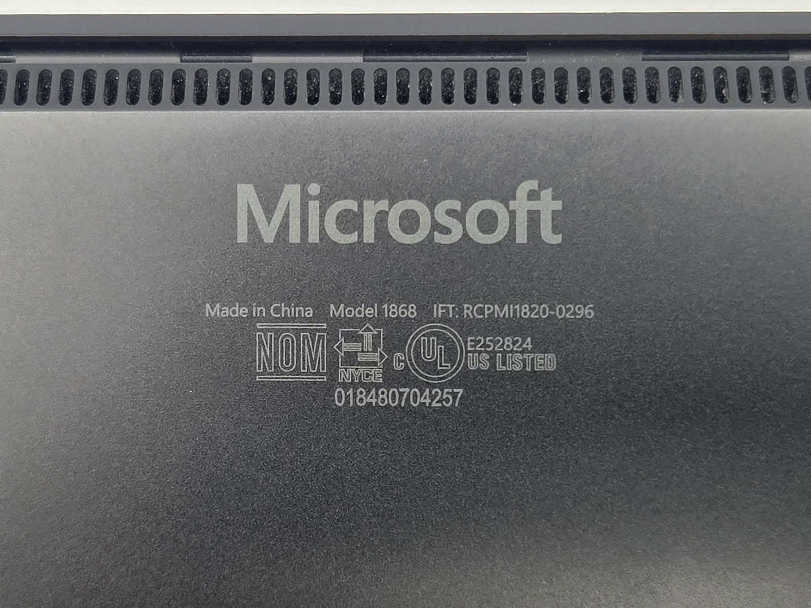 Microsoft Surface Laptop 3 13″ 2256 x 1504 Touch I7-1065G7 256GB SSD 16GB W11