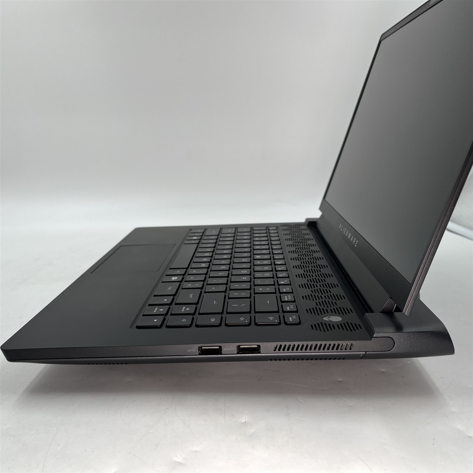 Dell Alienware M15 R7 Ryzen 9 6900HX/32GB RAM/1TB NVMe SSD/RTX 3070 Ti 8GB